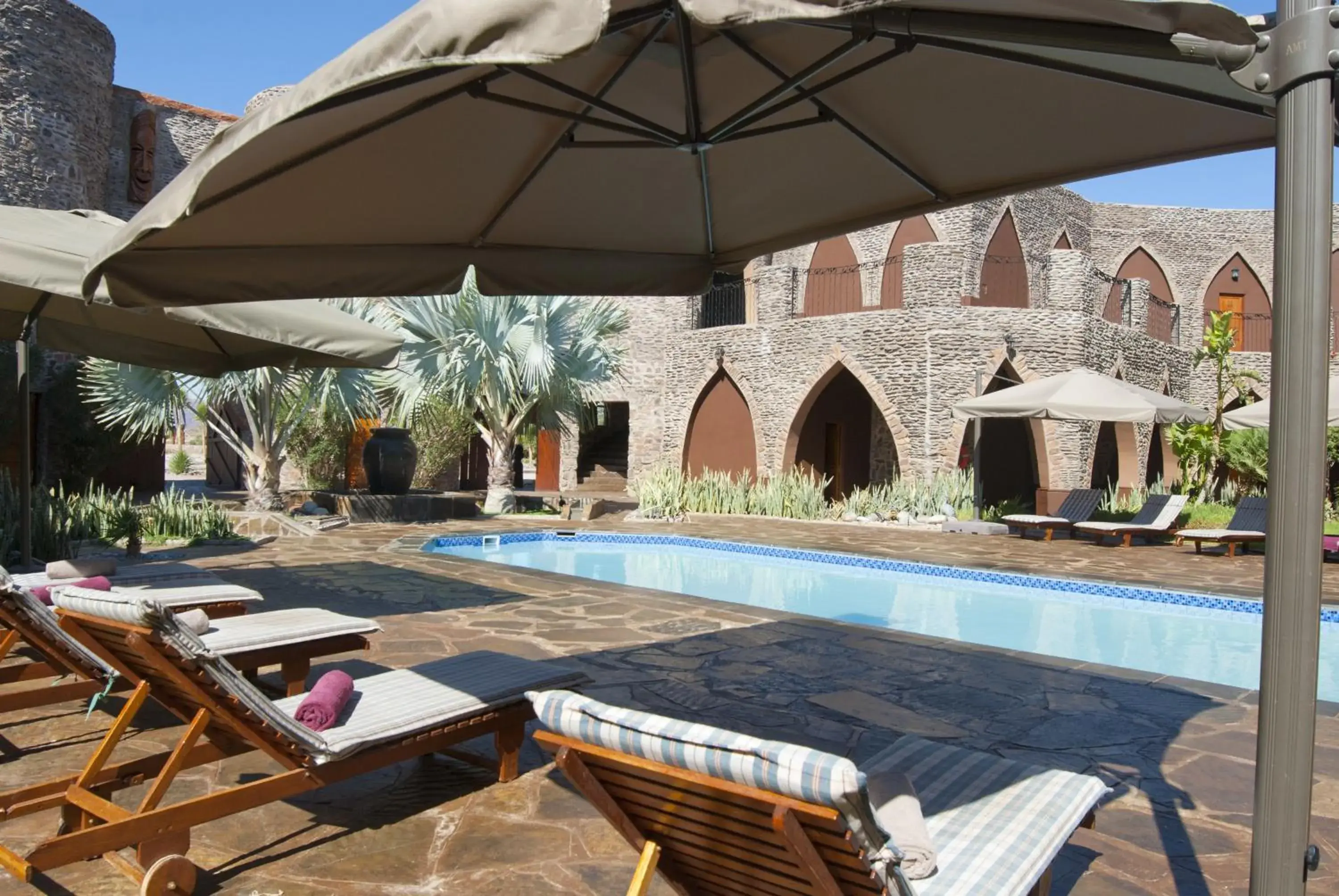 Swimming pool in Le Mirage Resort & Spa Swimming pool in Le Mirage Resort & Spa