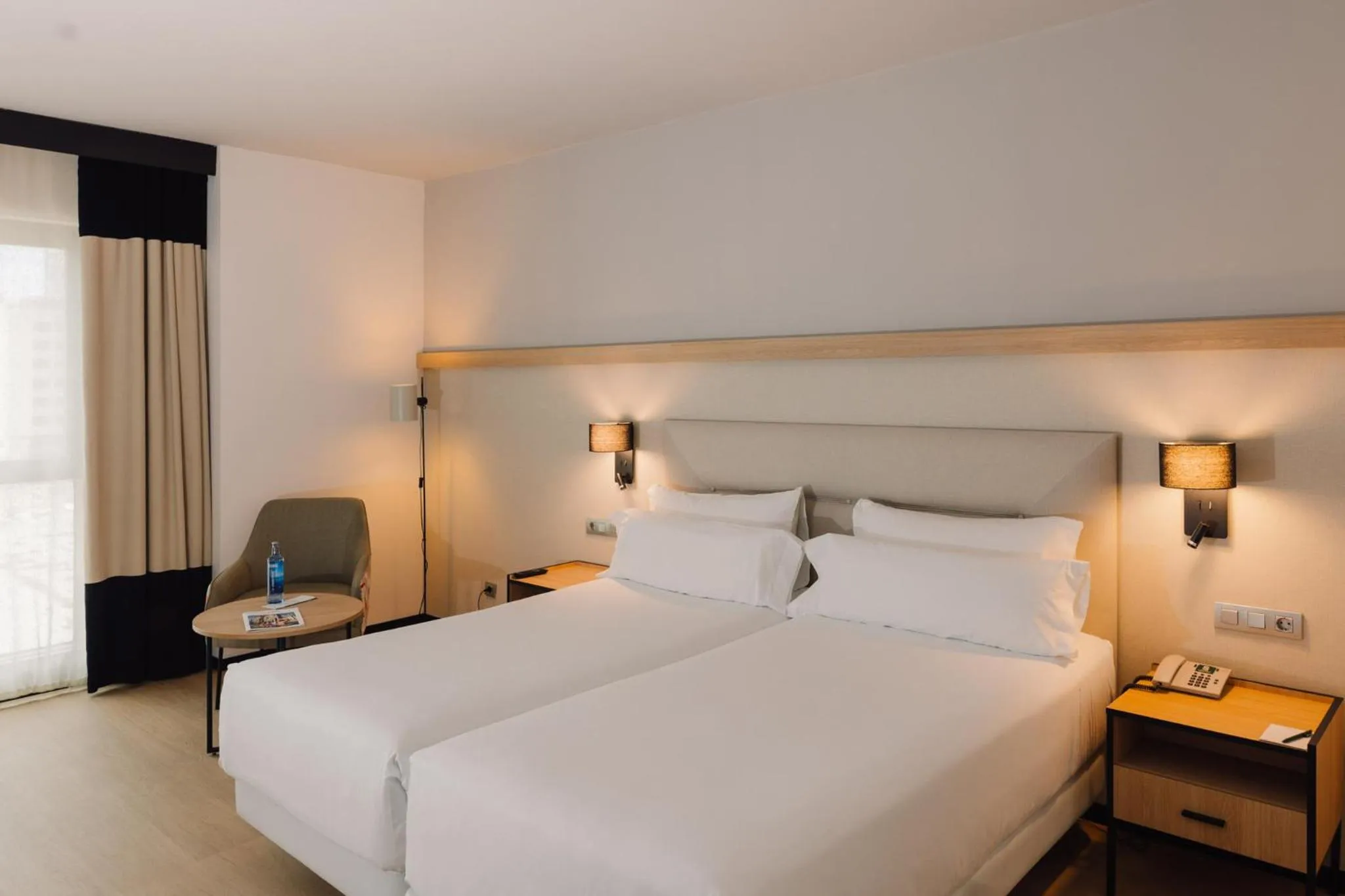 Photo of the whole room, Bed in Sercotel Amistad Murcia
