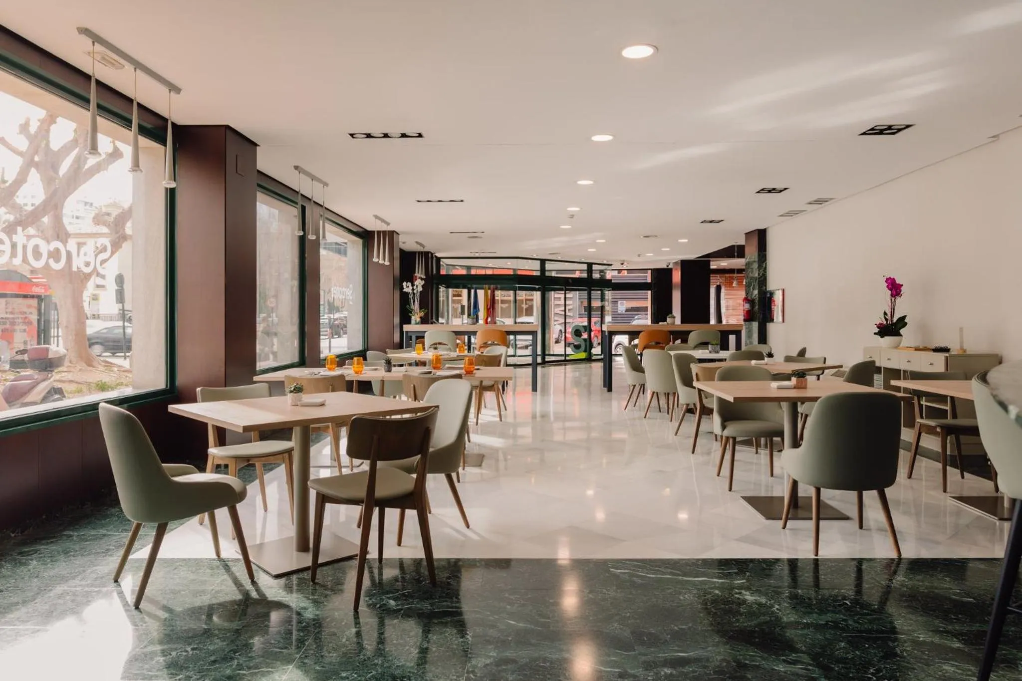 Restaurant/places to eat in Sercotel Amistad Murcia