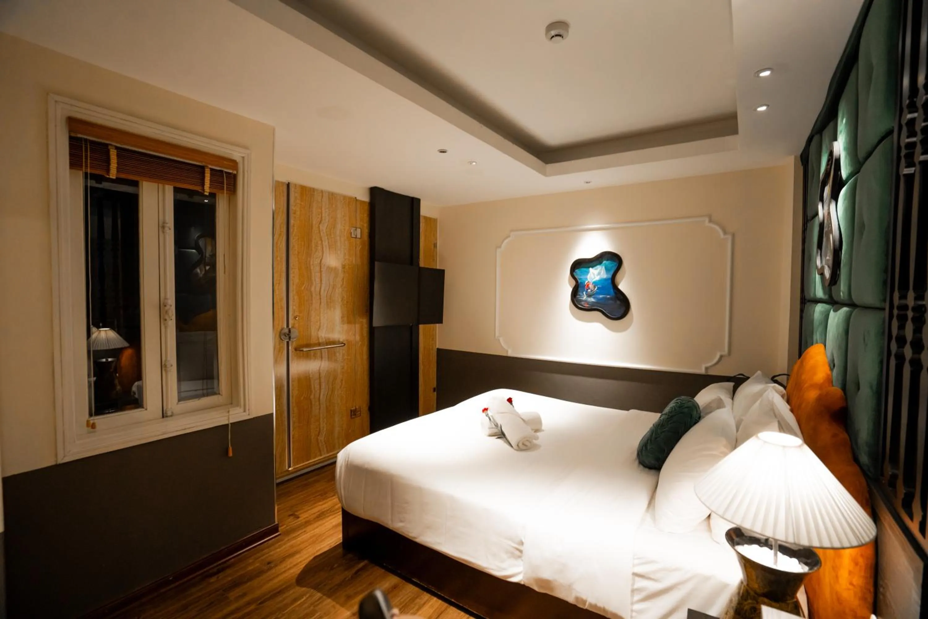 Bed in Hanoi Center Silk Classic Hotel & Travel