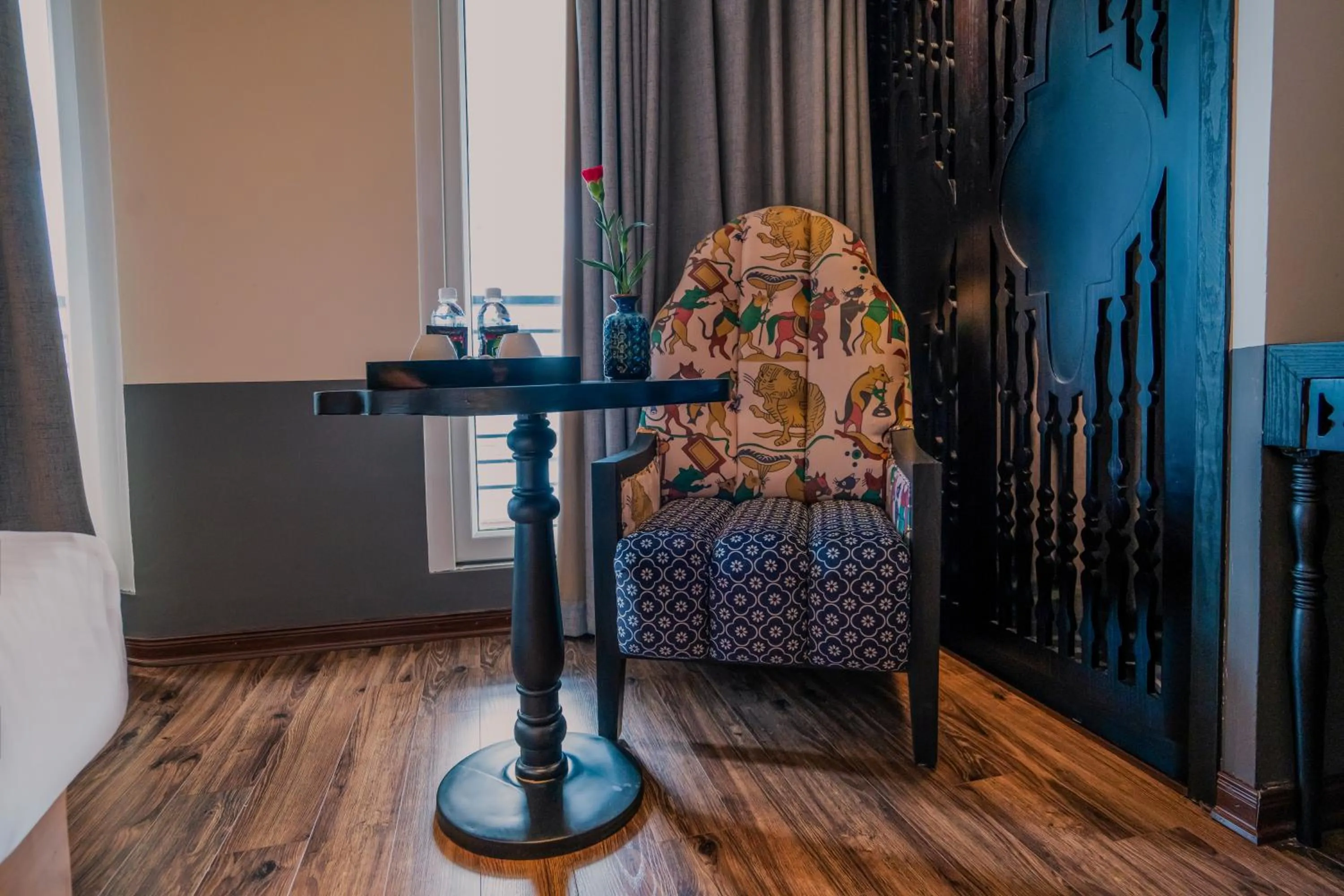 Seating area in Hanoi Center Silk Classic Hotel & Travel