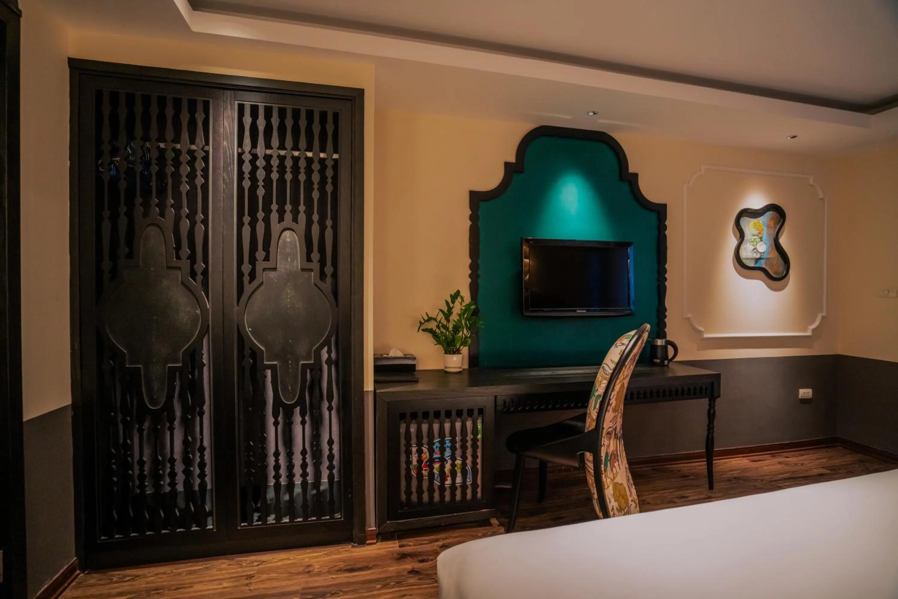 hair dresser in Hanoi Center Silk Classic Hotel & Travel