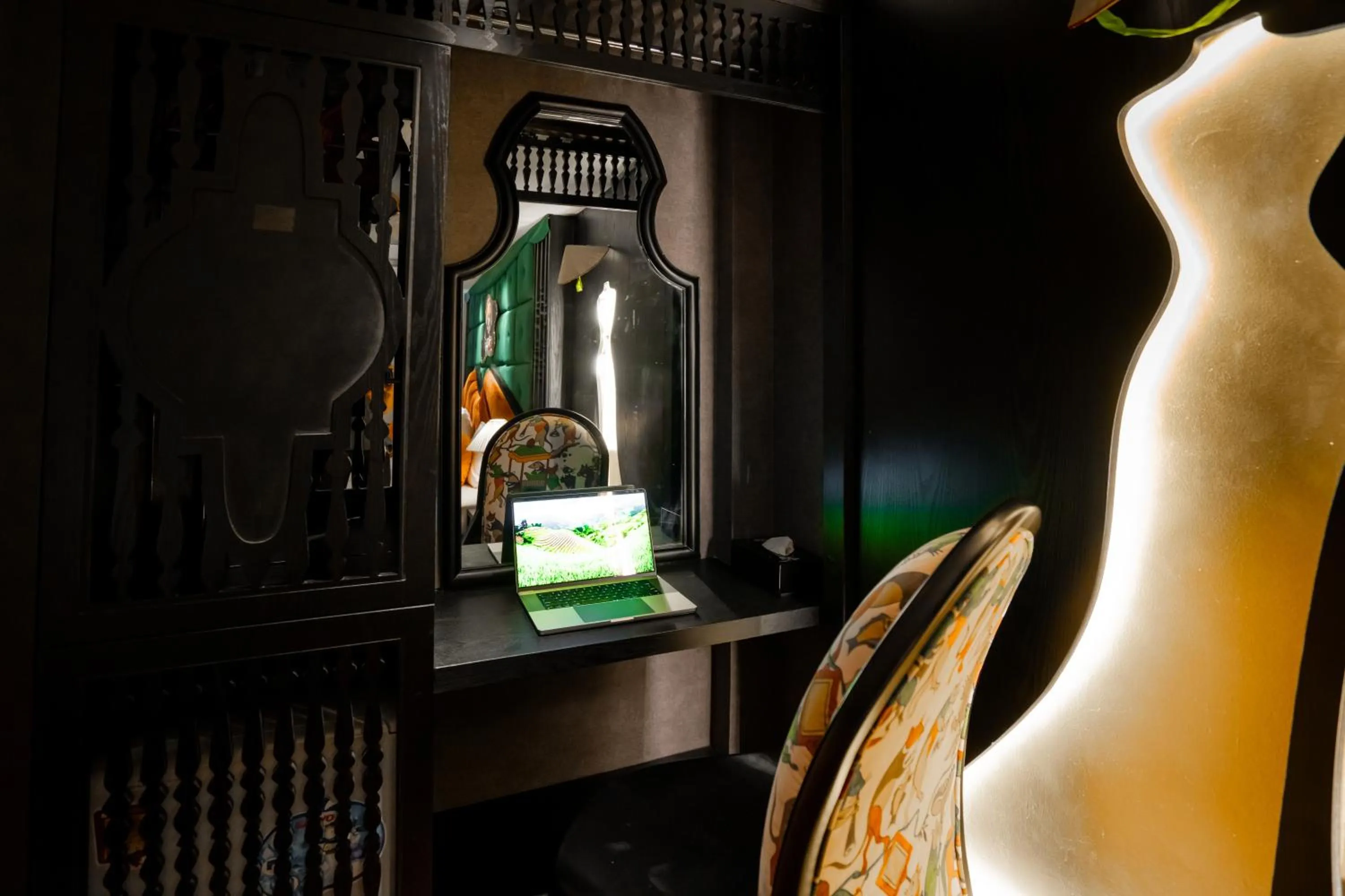 Seating area in Hanoi Center Silk Classic Hotel & Travel