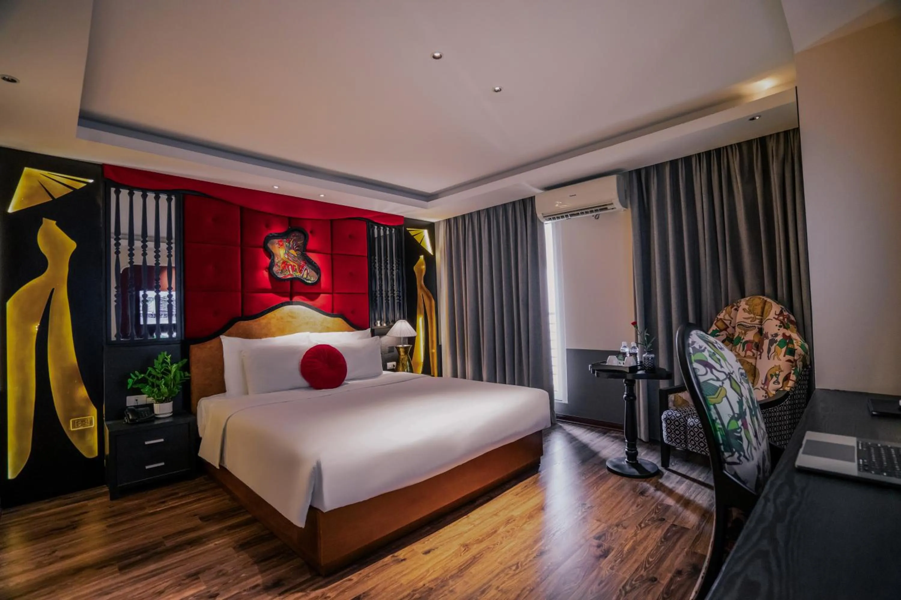 Bedroom, Bed in Hanoi Center Silk Classic Hotel & Travel