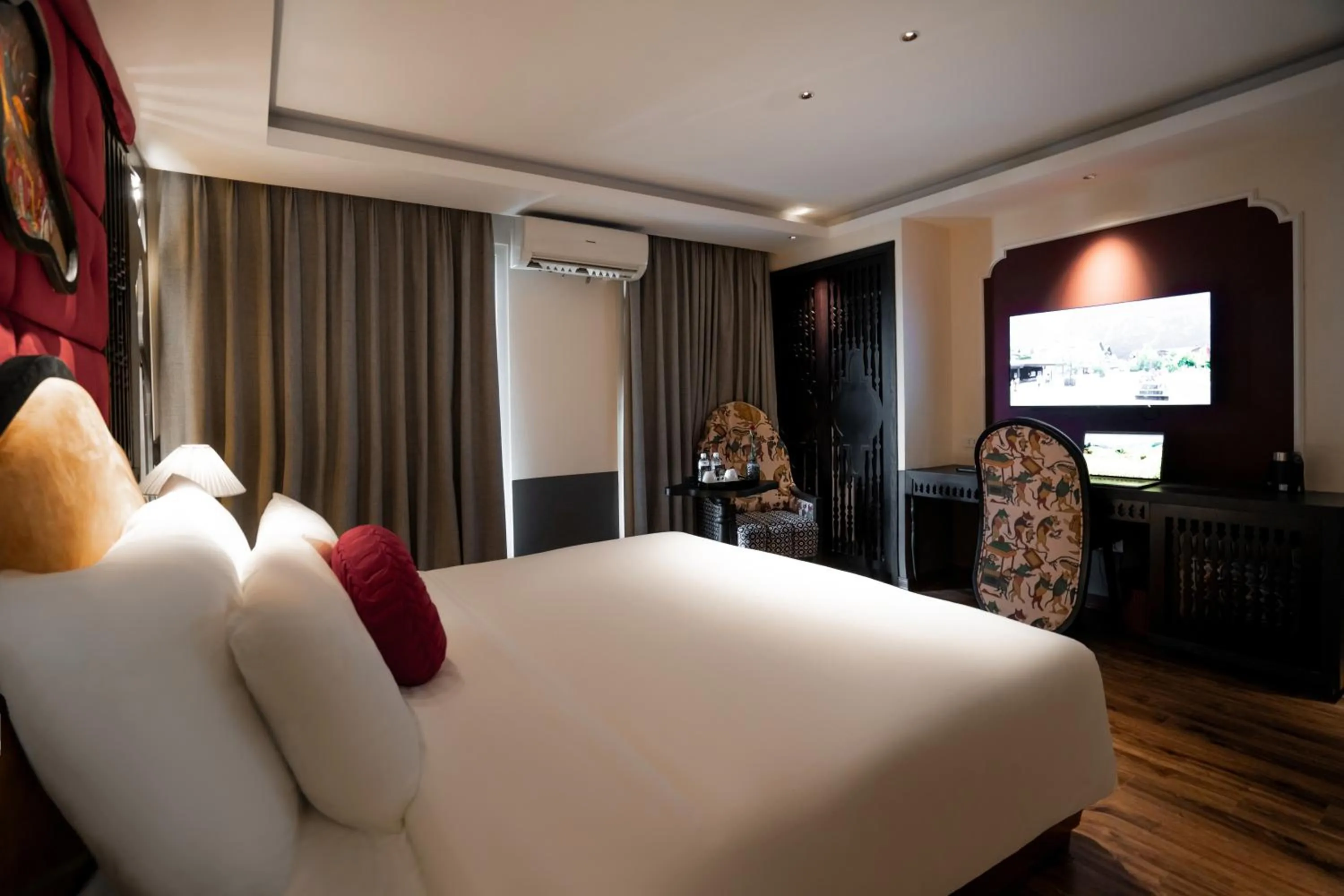 Bed in Hanoi Center Silk Classic Hotel & Travel