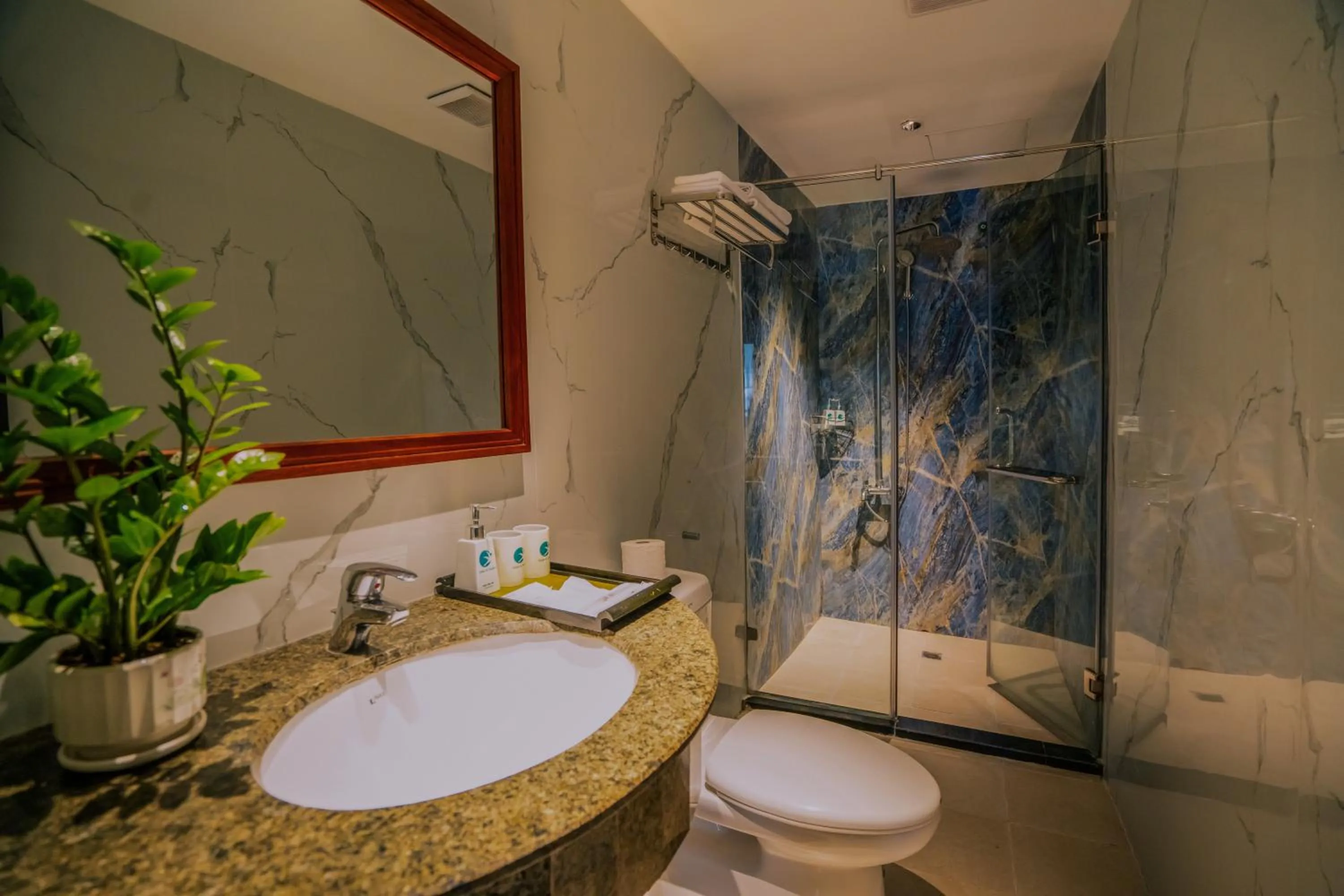 Bathroom in Hanoi Center Silk Classic Hotel & Travel
