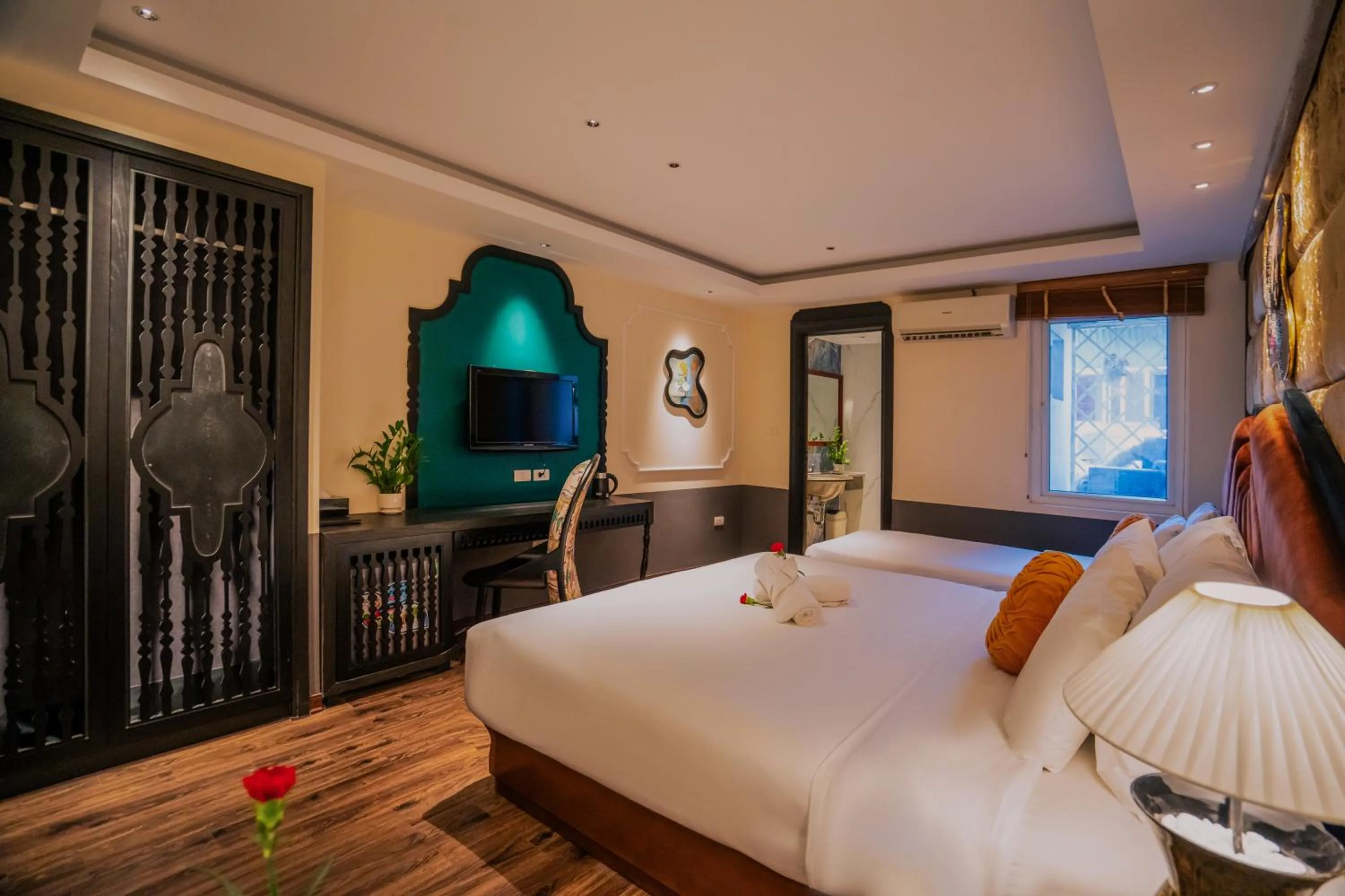 Bed in Hanoi Center Silk Classic Hotel & Travel