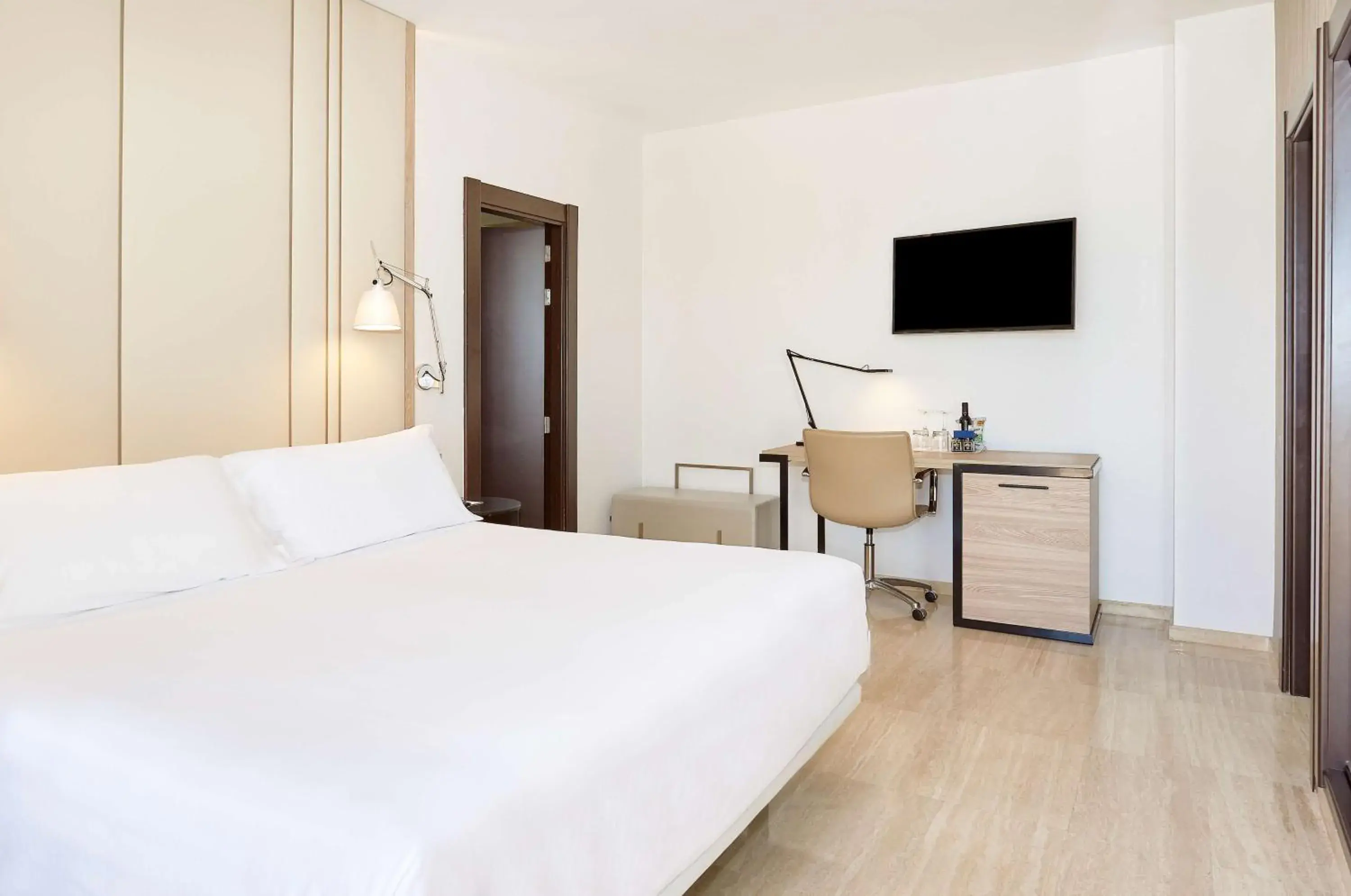 Photo of the whole room, Bed in NH Imperial Playa Photo of the whole room, Bed in NH Imperial Playa