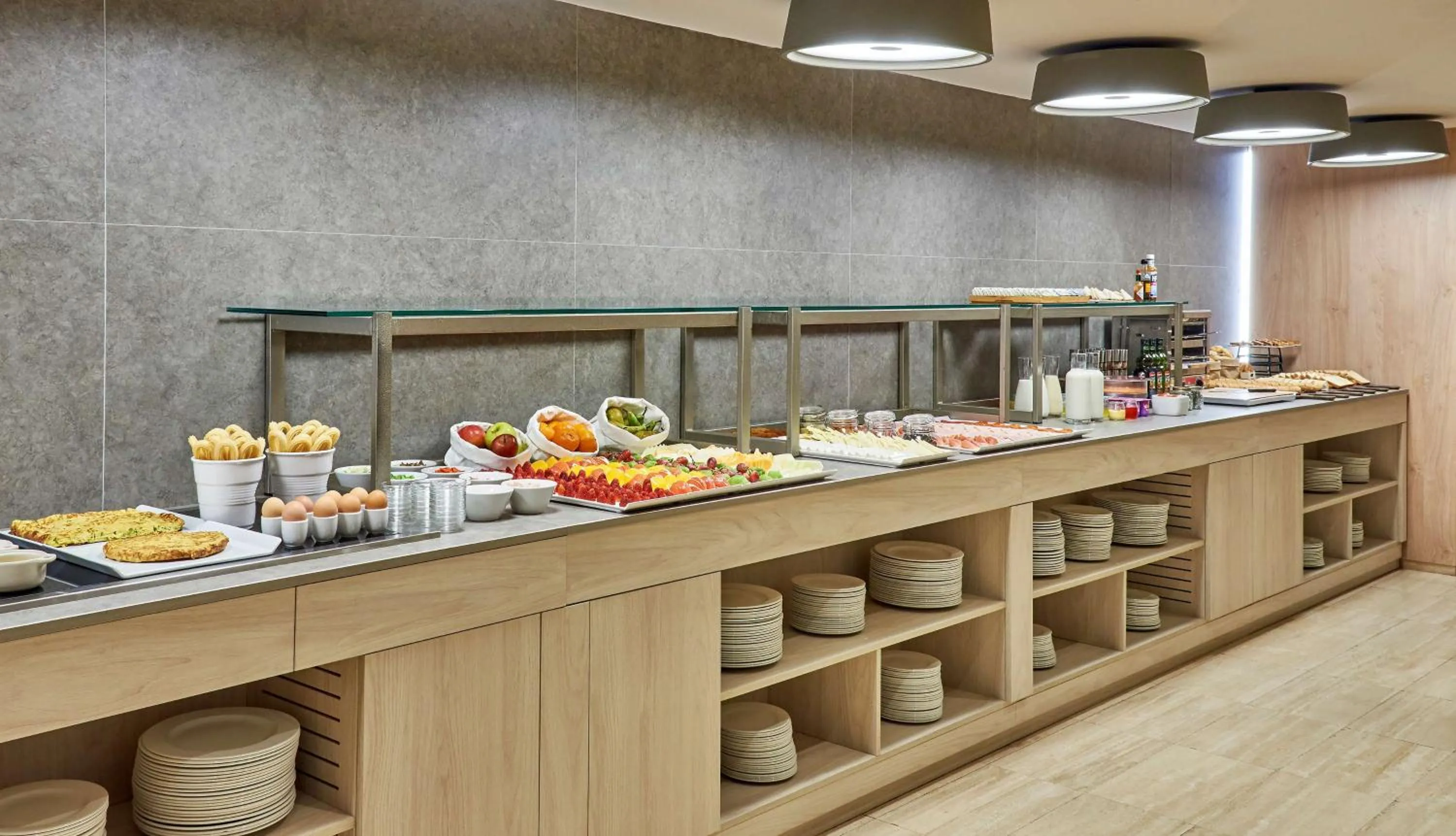 Restaurant/places to eat in NH Imperial Playa