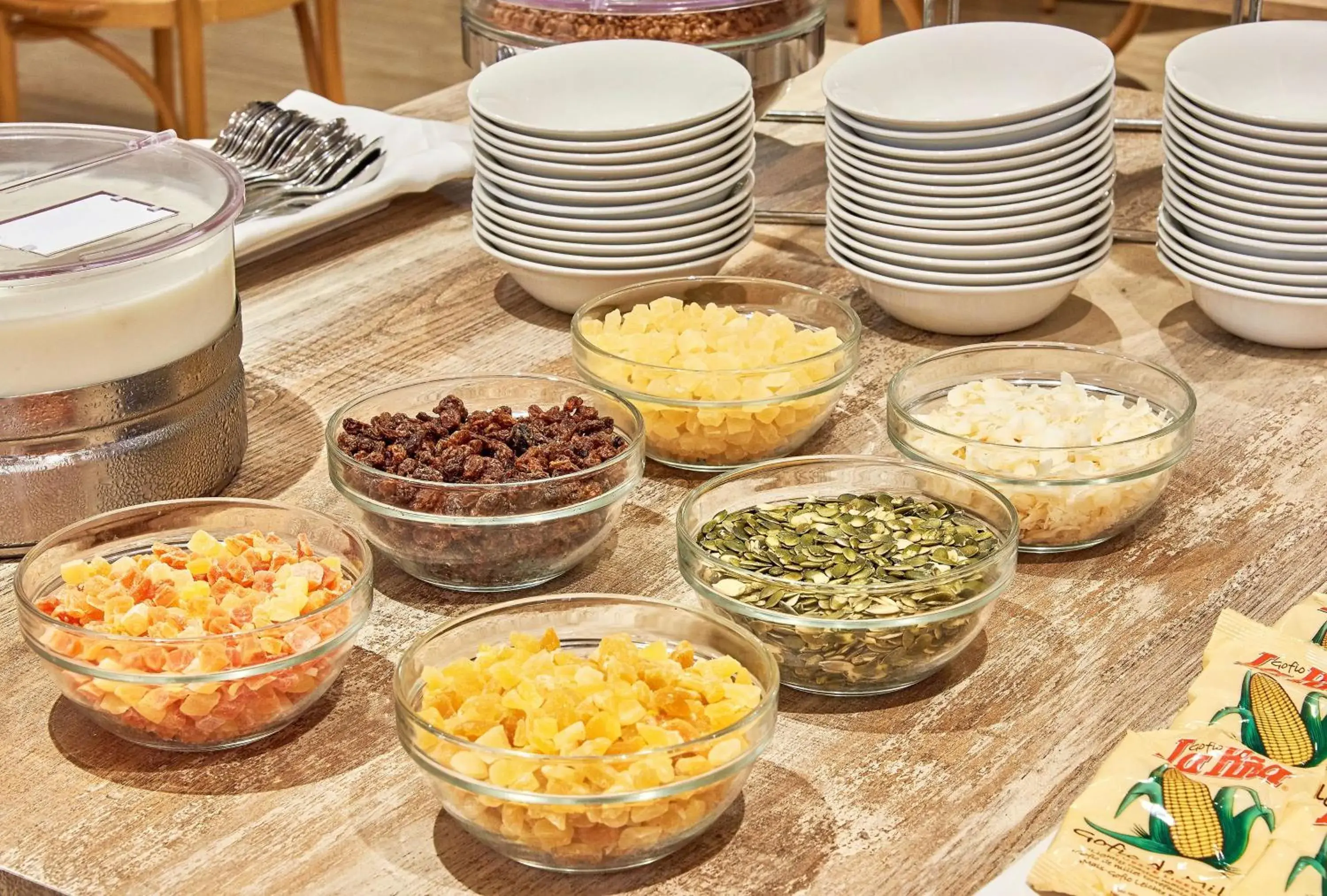 Restaurant/places to eat in NH Imperial Playa Restaurant/places to eat in NH Imperial Playa