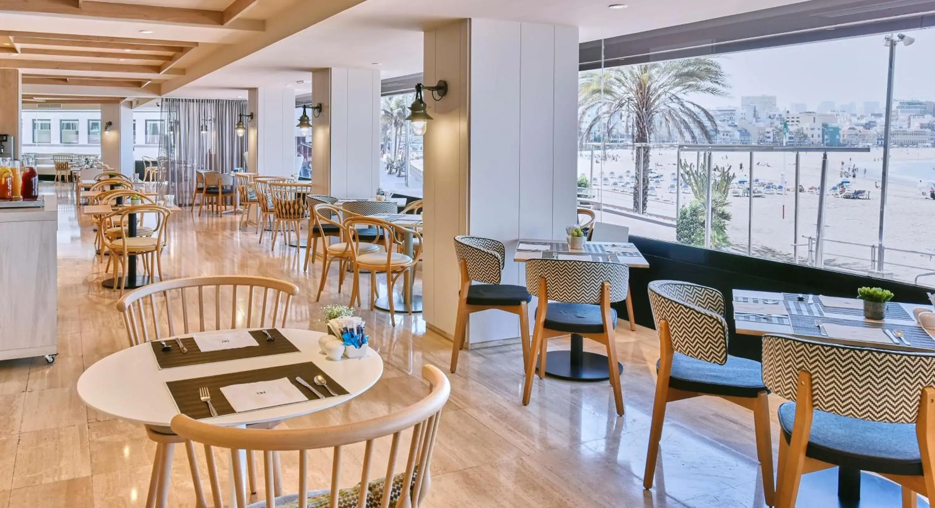 Restaurant/places to eat in NH Imperial Playa Restaurant/places to eat in NH Imperial Playa