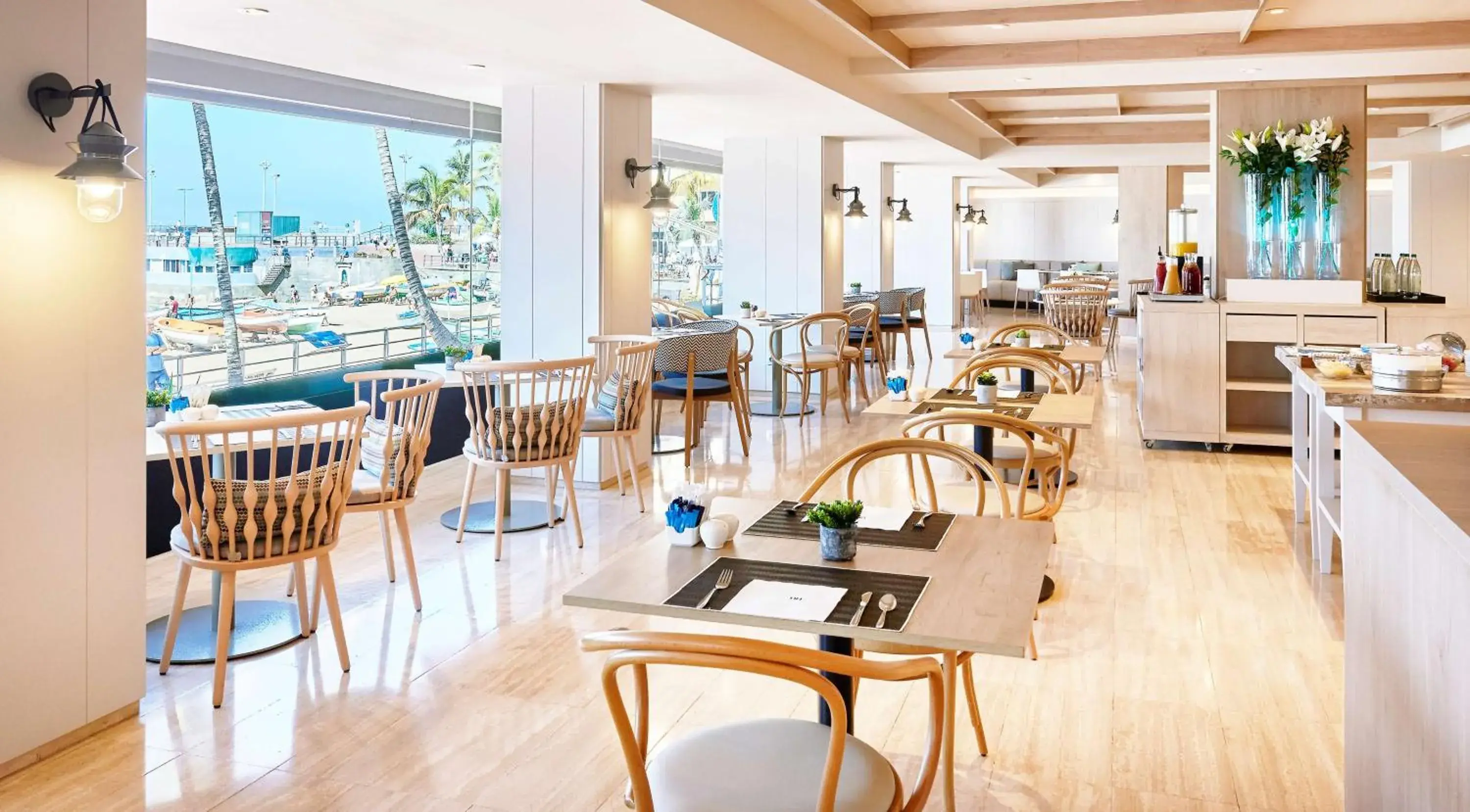 Restaurant/places to eat in NH Imperial Playa Restaurant/places to eat in NH Imperial Playa