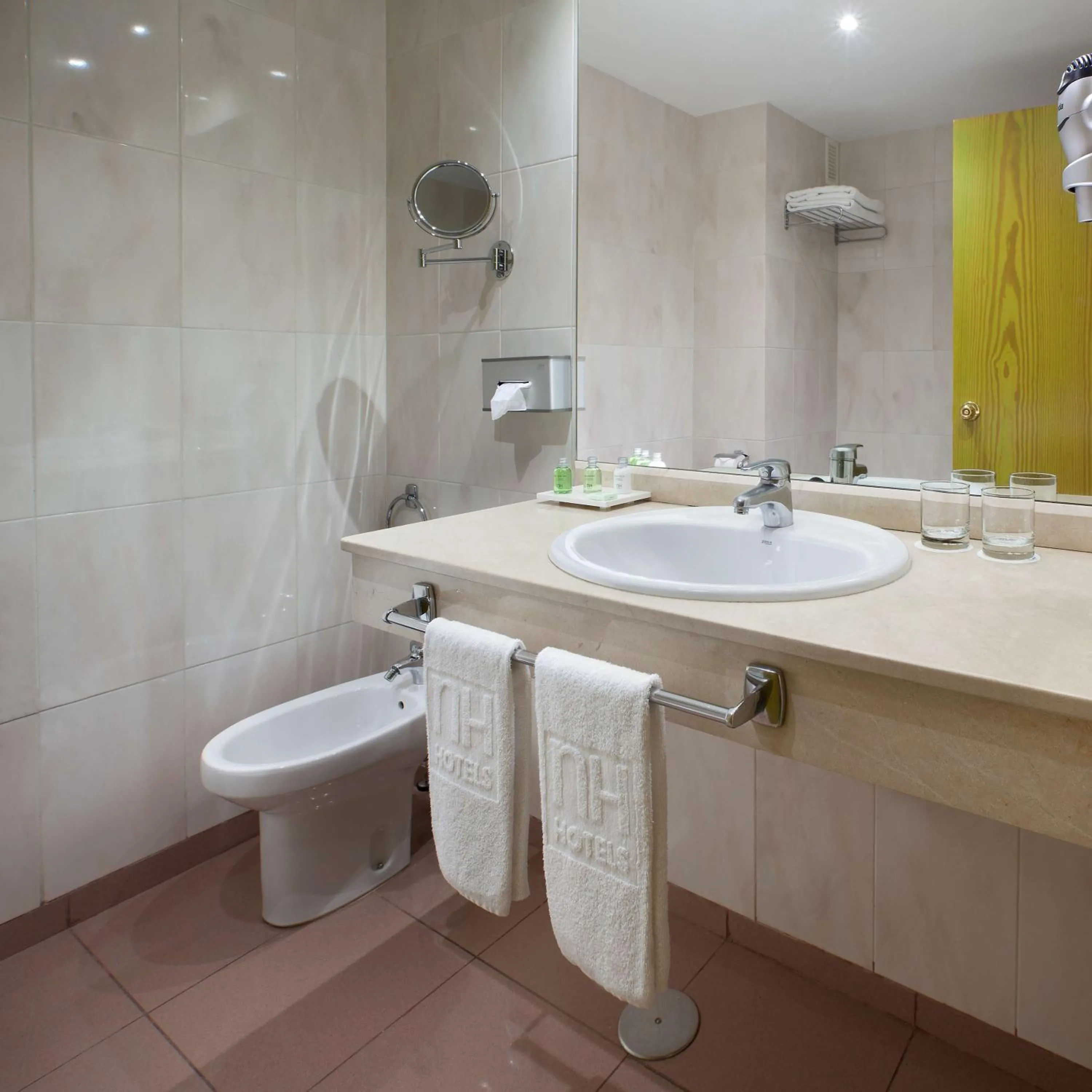 Bathroom in NH Las Palmas Playa las Canteras