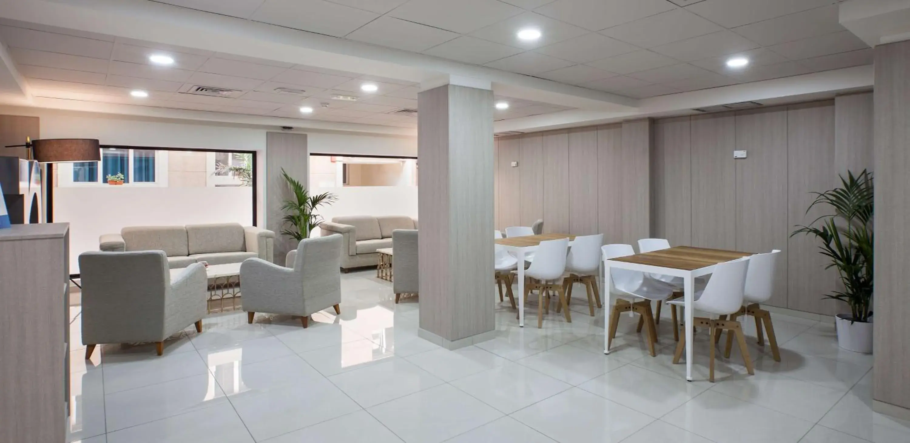 Lobby or reception in NH Las Palmas Playa las Canteras Lobby or reception in NH Las Palmas Playa las Canteras