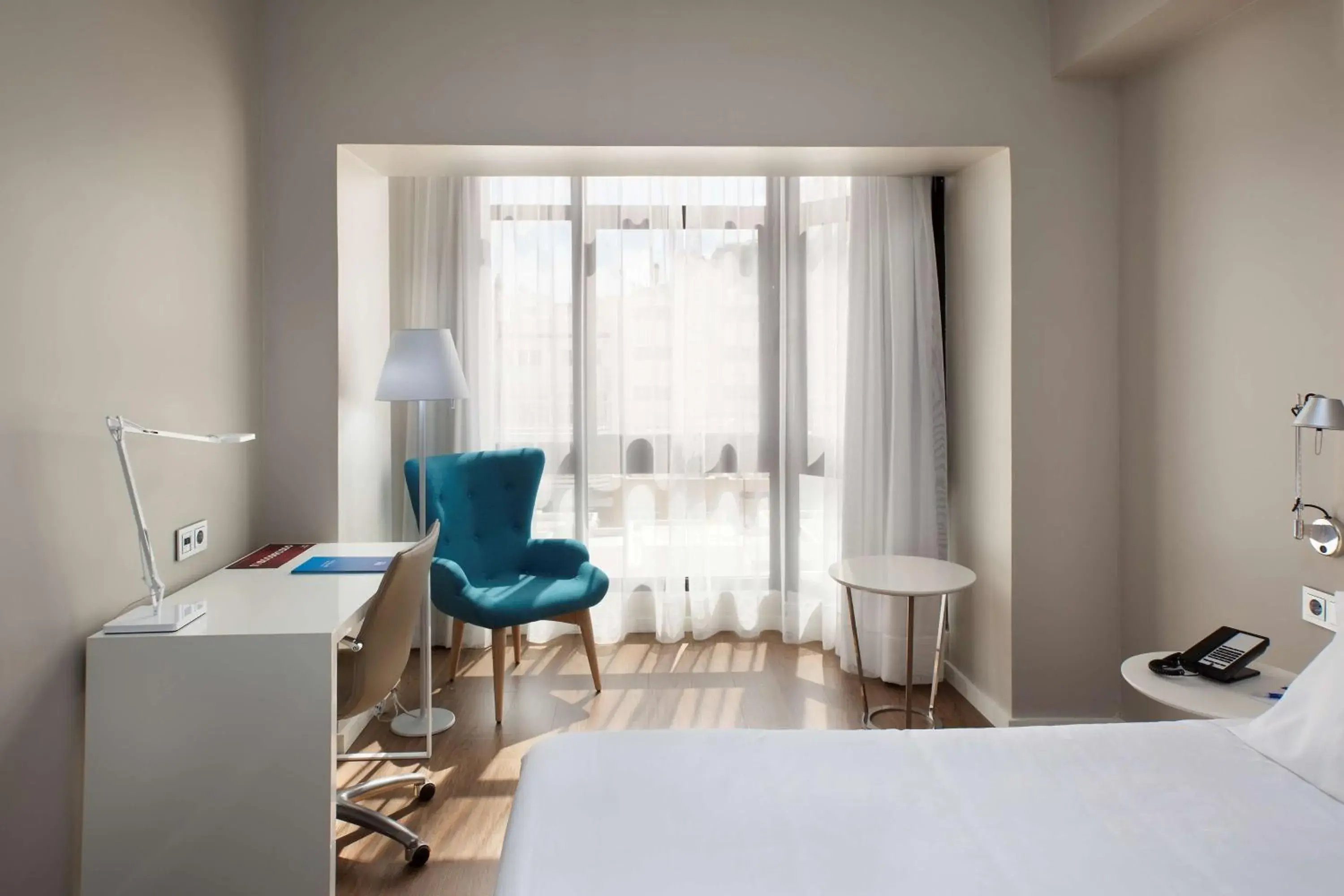 Photo of the whole room, Bed in NH Las Palmas Playa las Canteras Photo of the whole room, Bed in NH Las Palmas Playa las Canteras