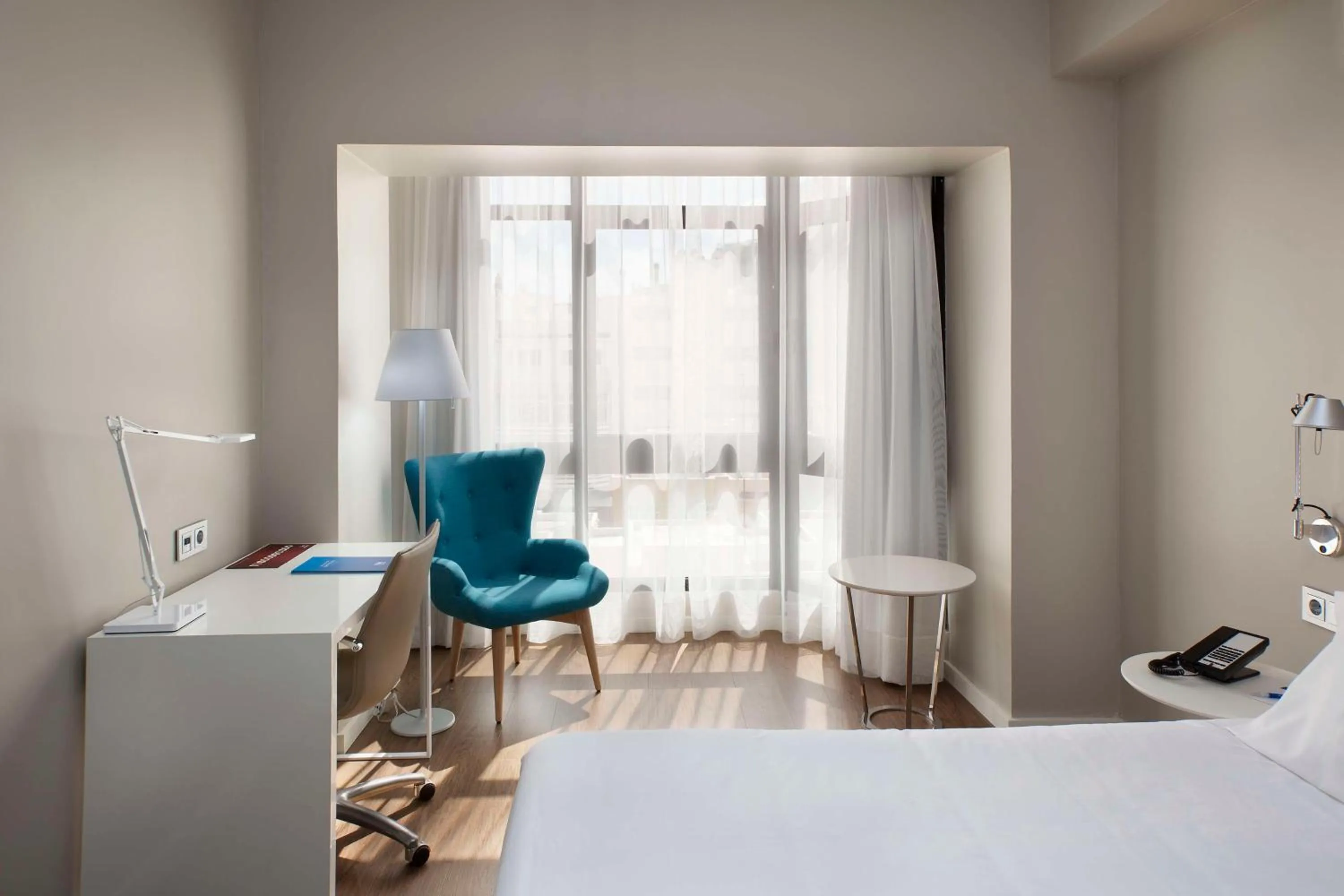 Bedroom, Bed in NH Las Palmas Playa las Canteras