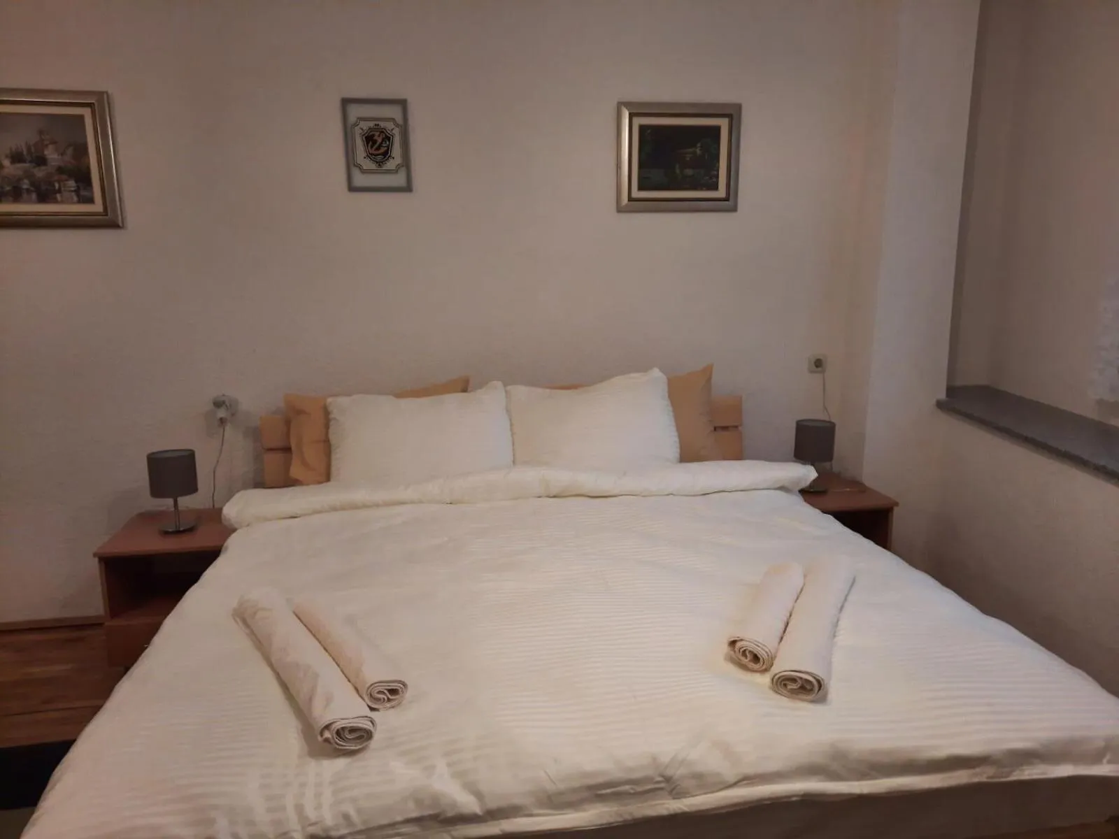 Bed in Bogdanoski Studios & Guest Rooms