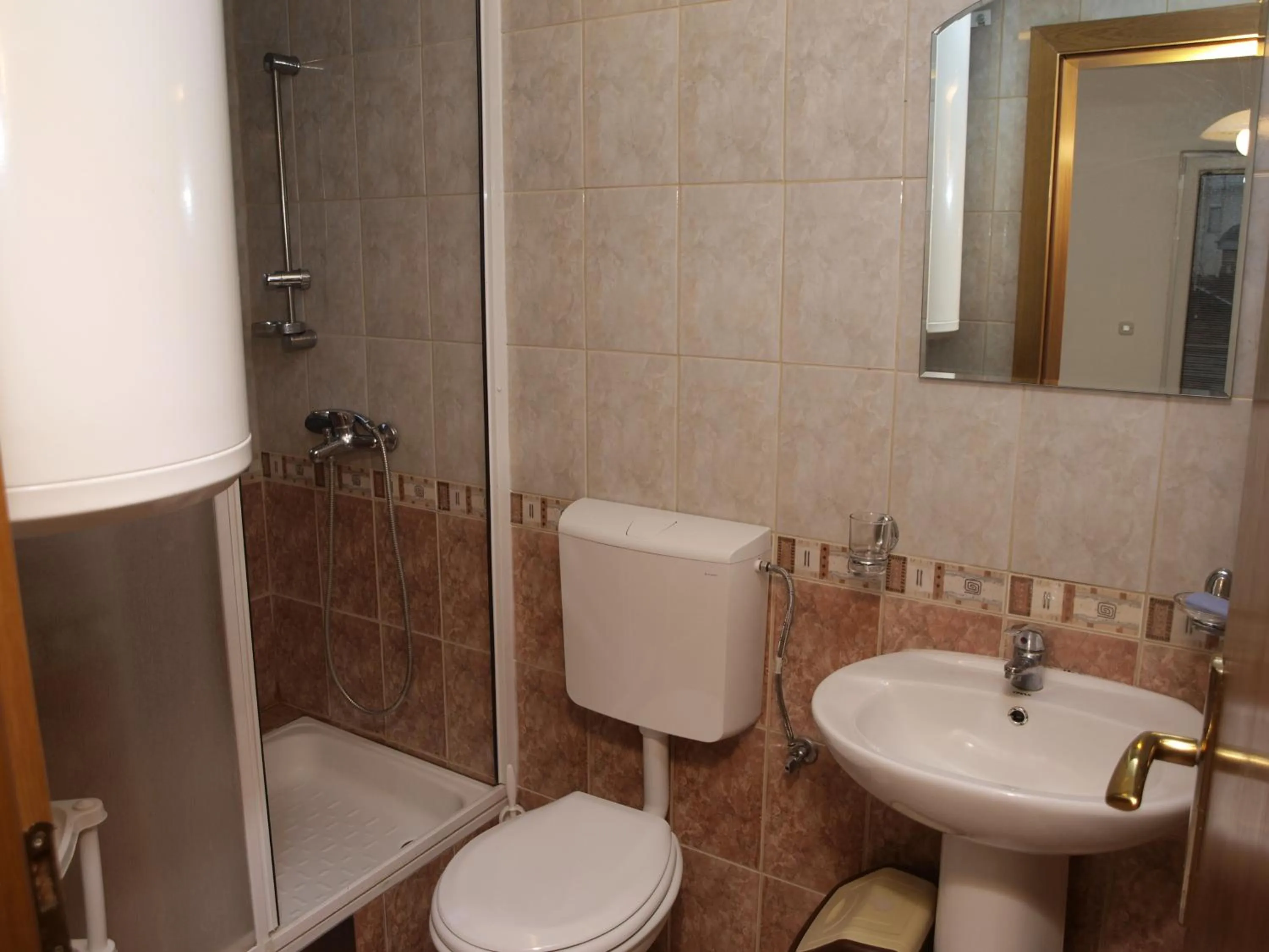 Bathroom in Bogdanoski Studios & Guest Rooms
