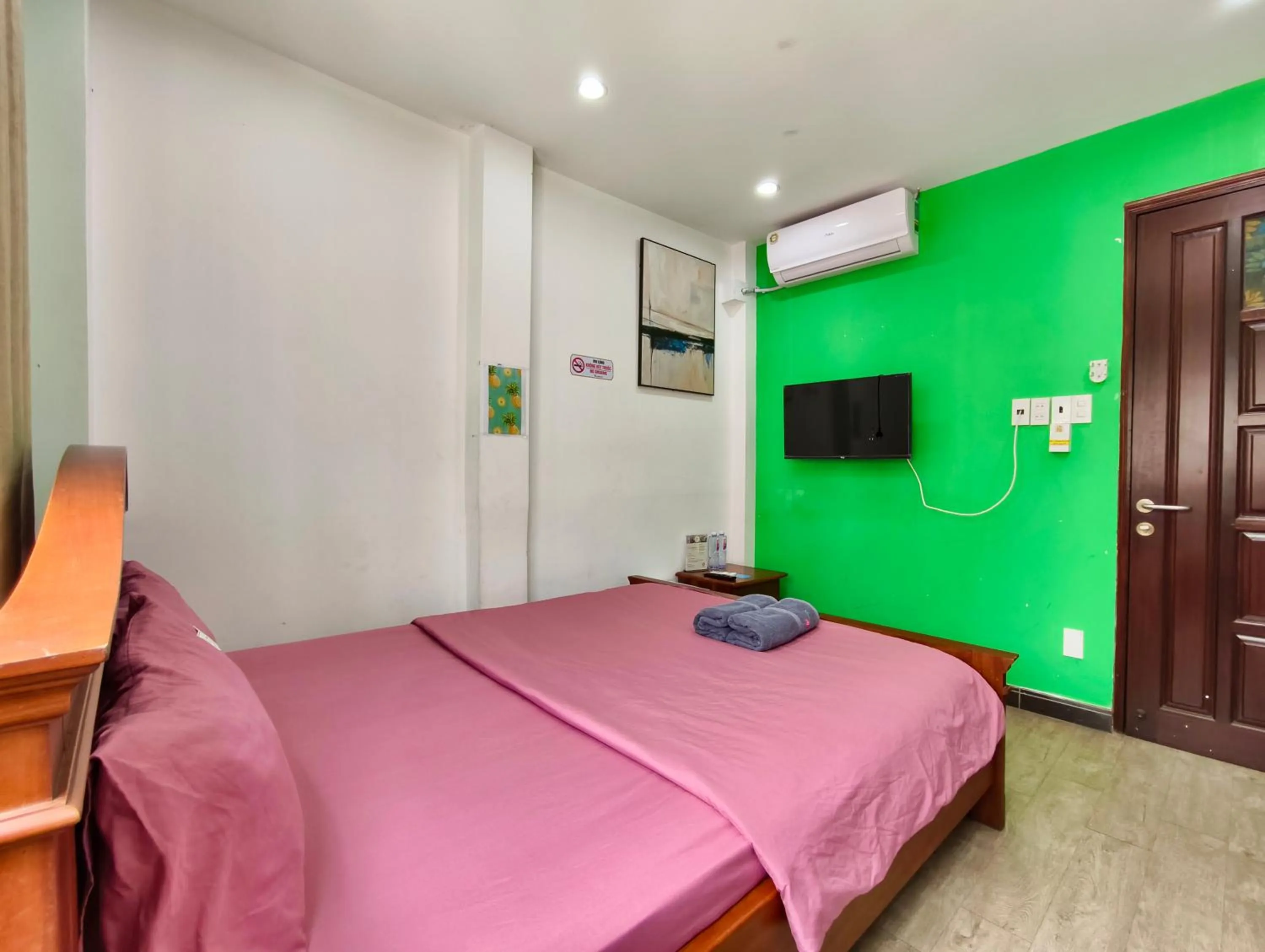 Bed in Sen Vivian Home