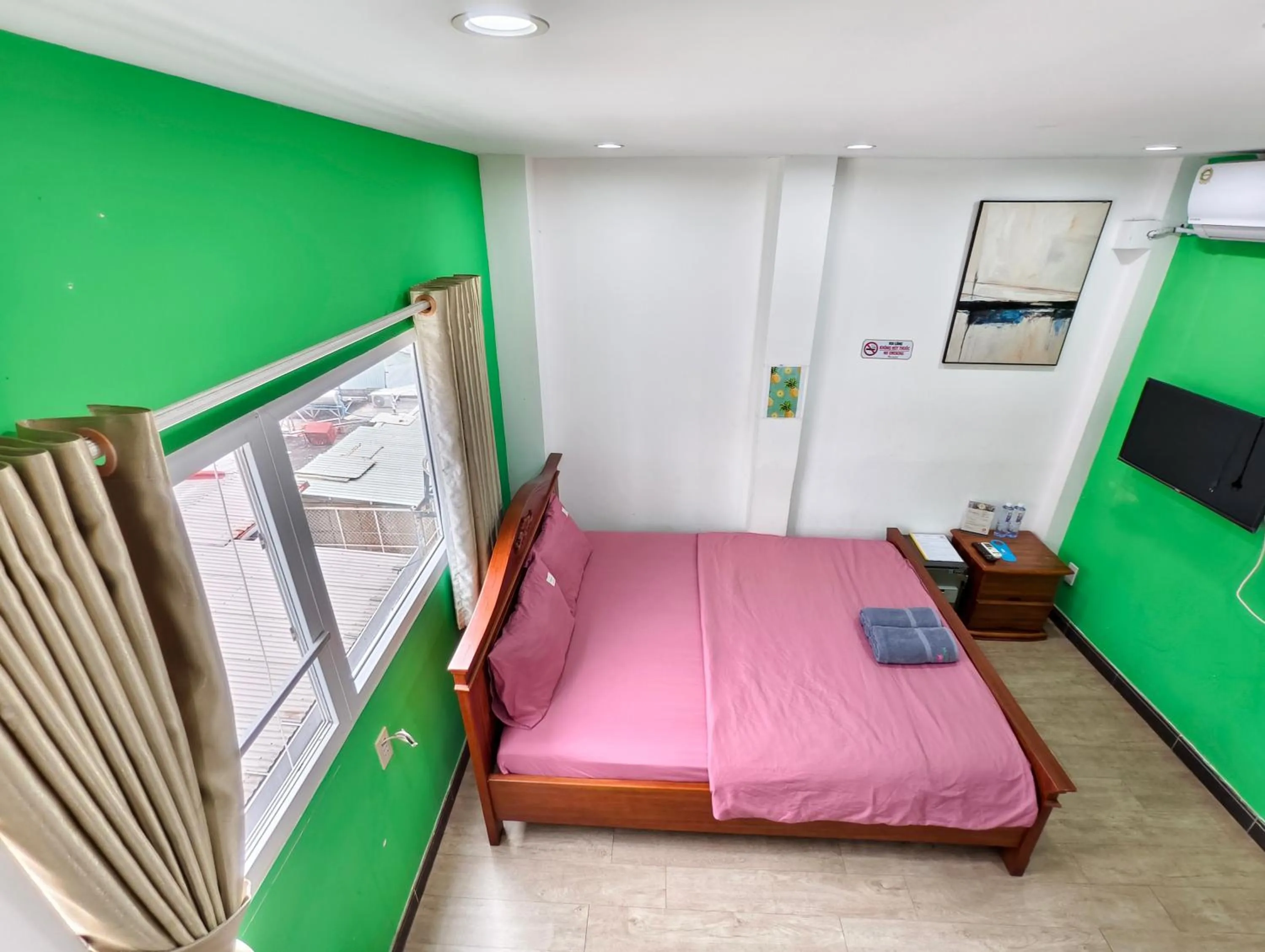 Bed in Sen Vivian Home