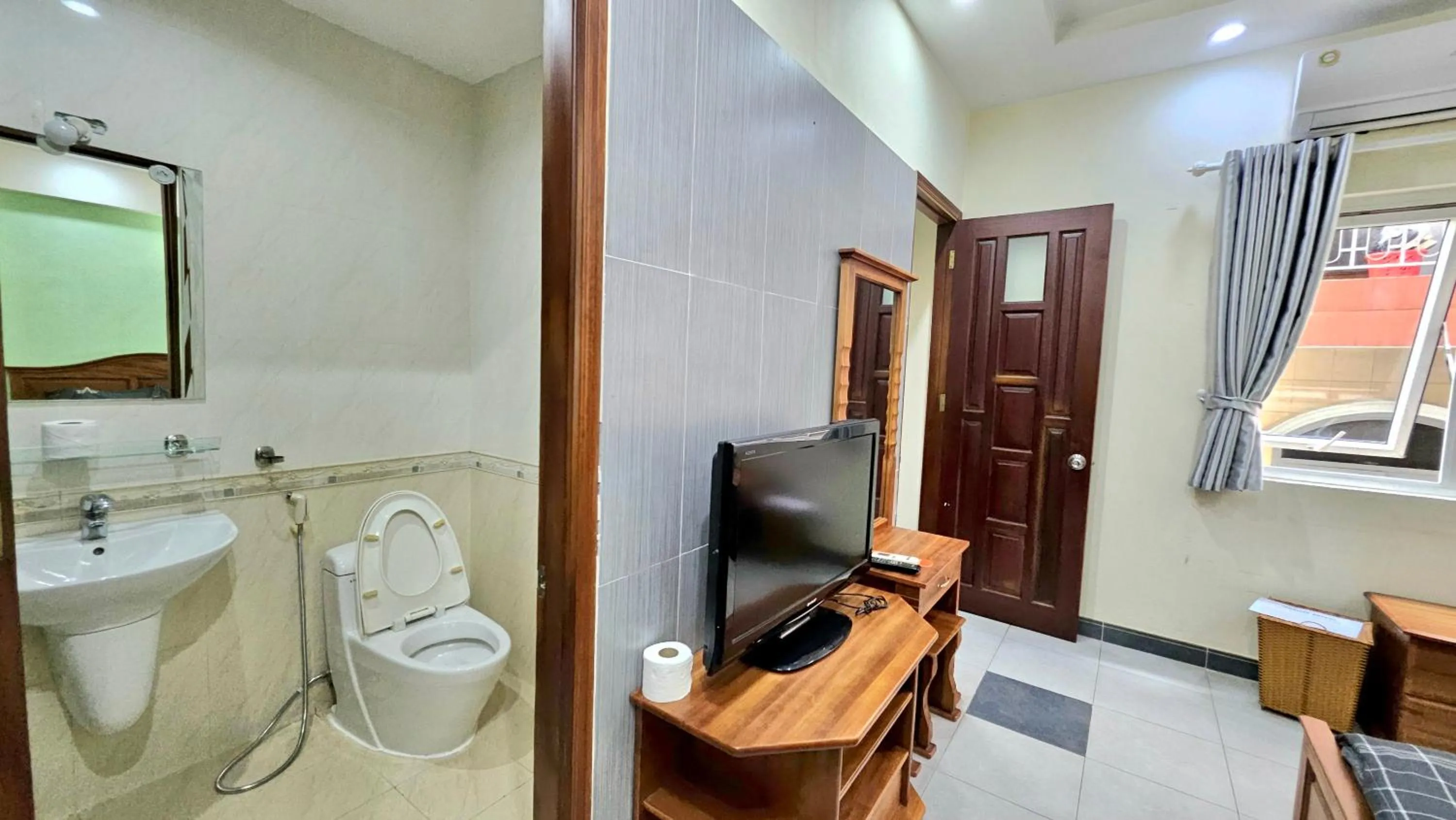 TV and multimedia in Sen Vivian Home