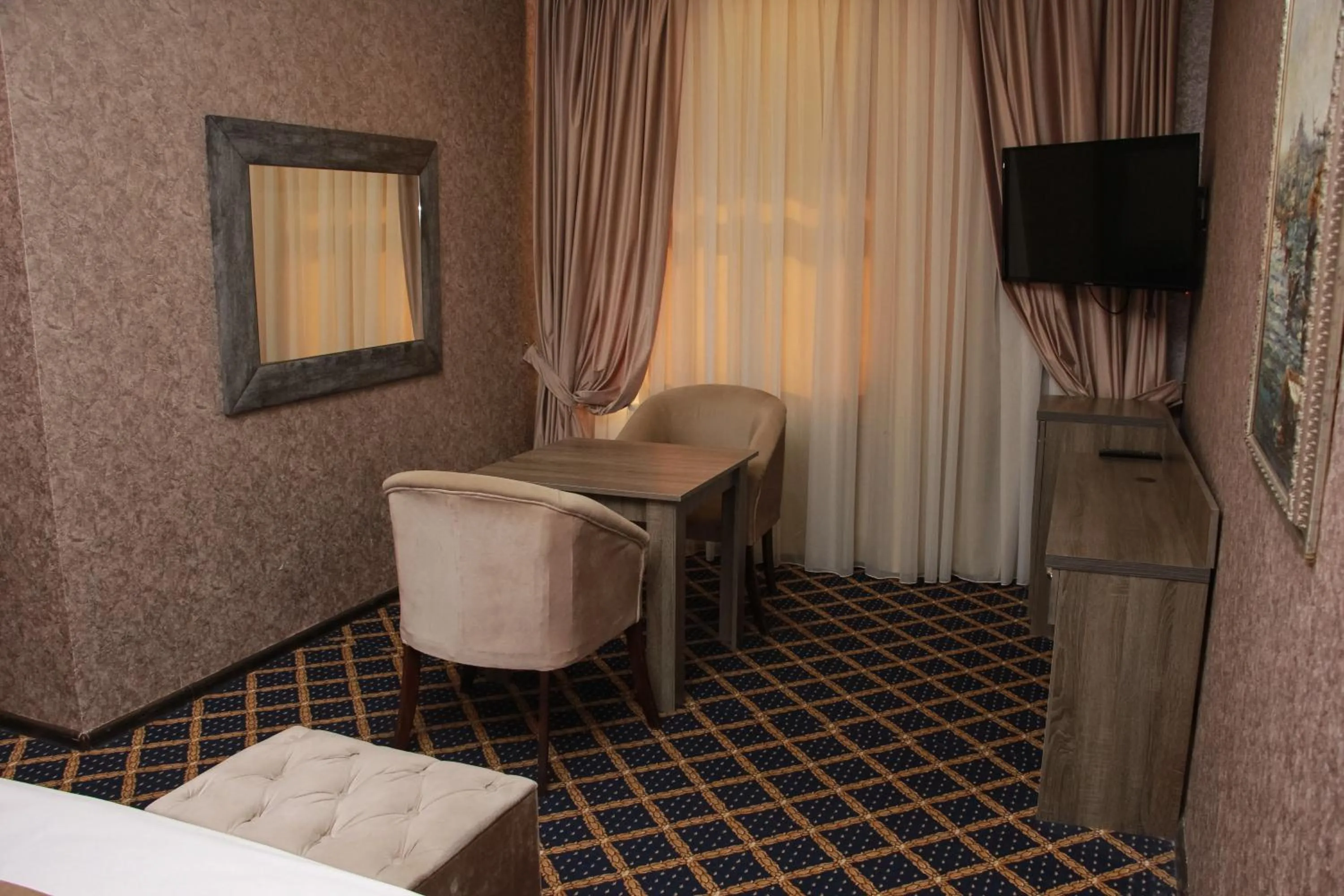 TV and multimedia in Anatolia Hotel Baku