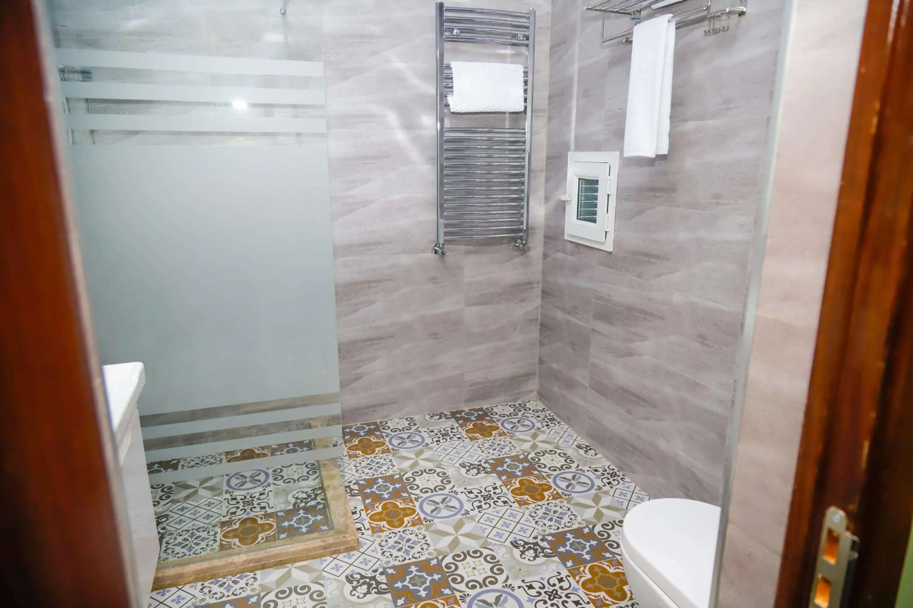 Shower in Anatolia Hotel Baku