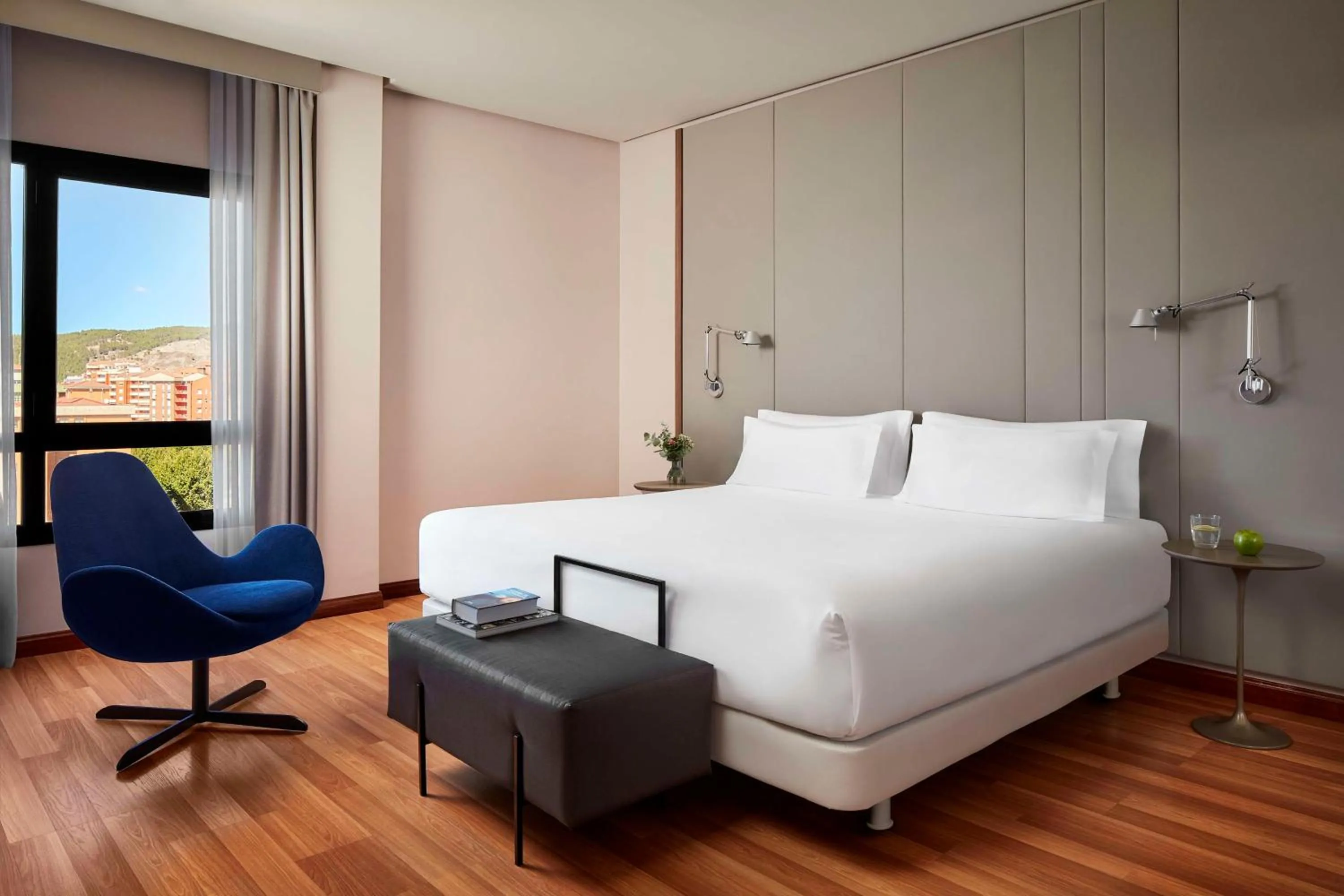 Bedroom, Bed in NH Ciudad de Cuenca