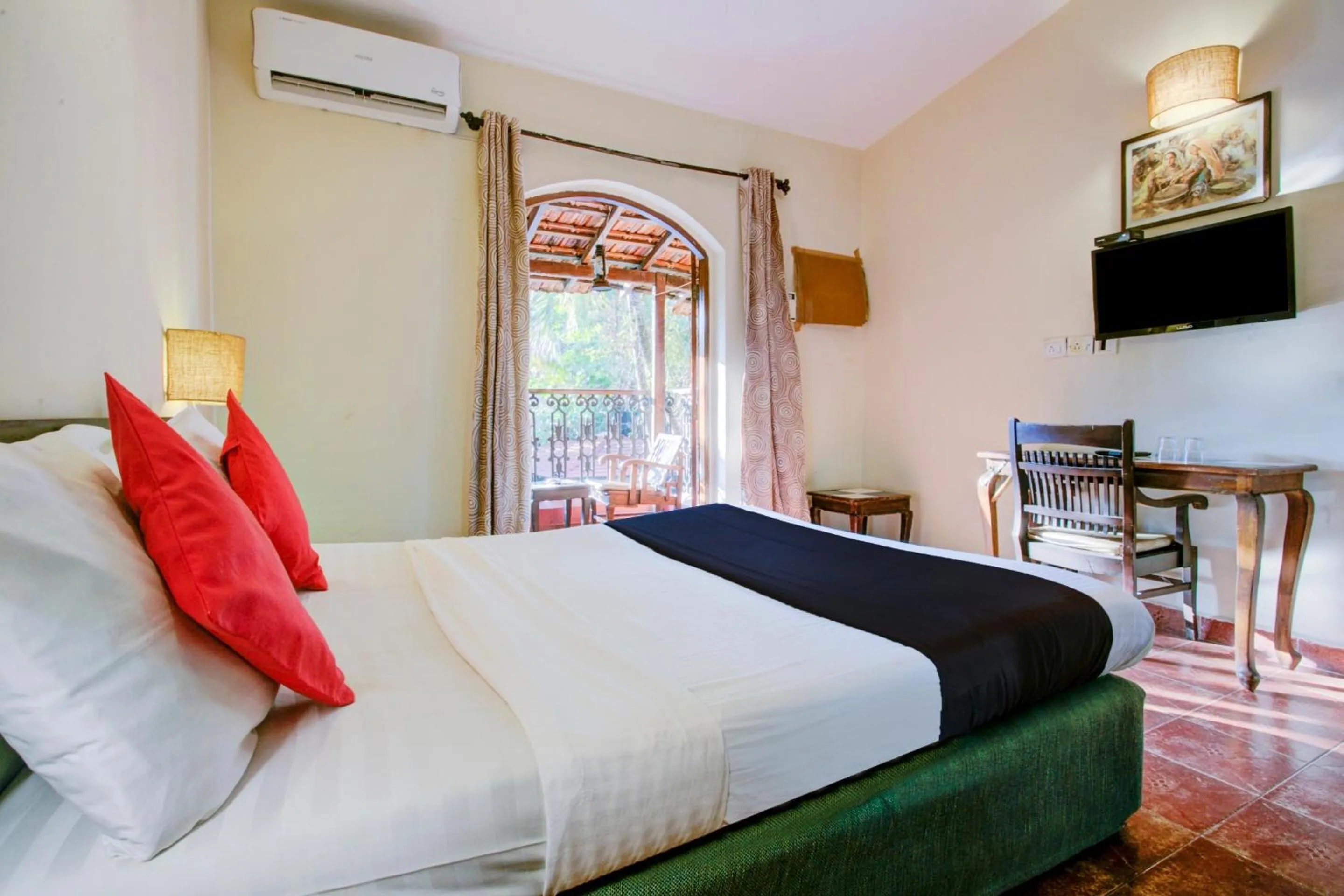 Bedroom, Bed in Sea Breeze Beach, Calangute, Goa