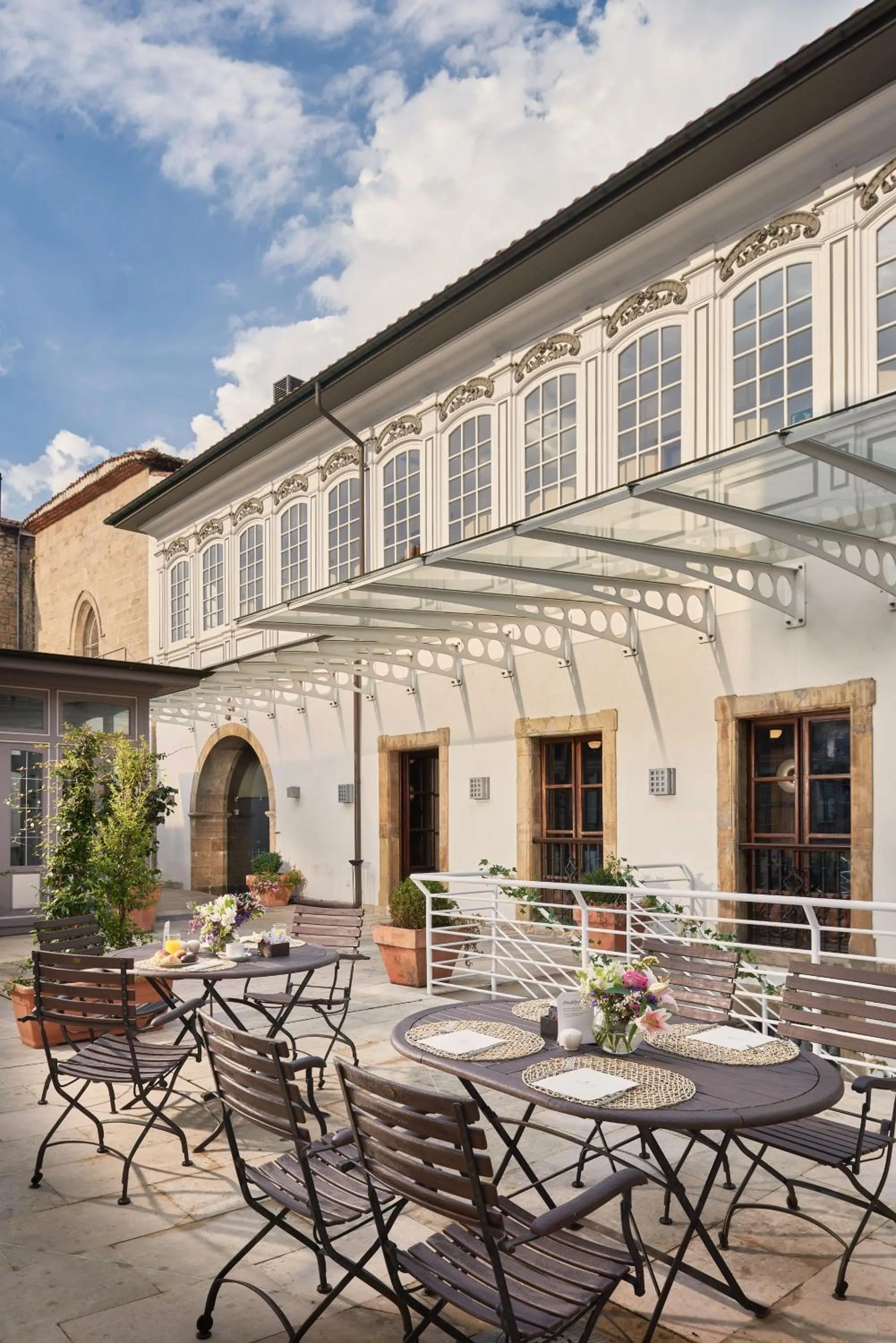 Property building in Palacio de Avilés Affiliated by Meliá