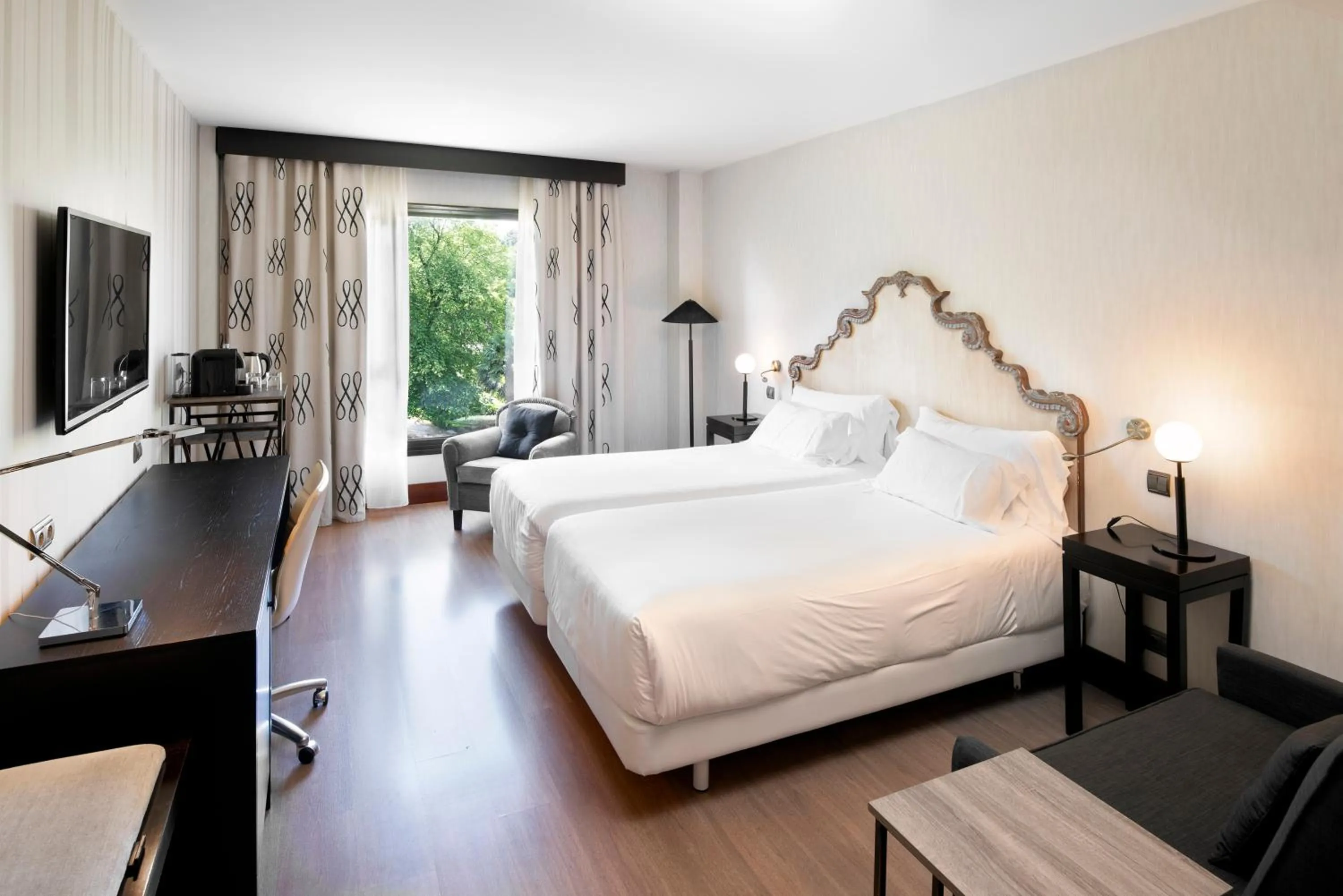 Bedroom, Bed in Palacio de Aviles Affiliated By Melia