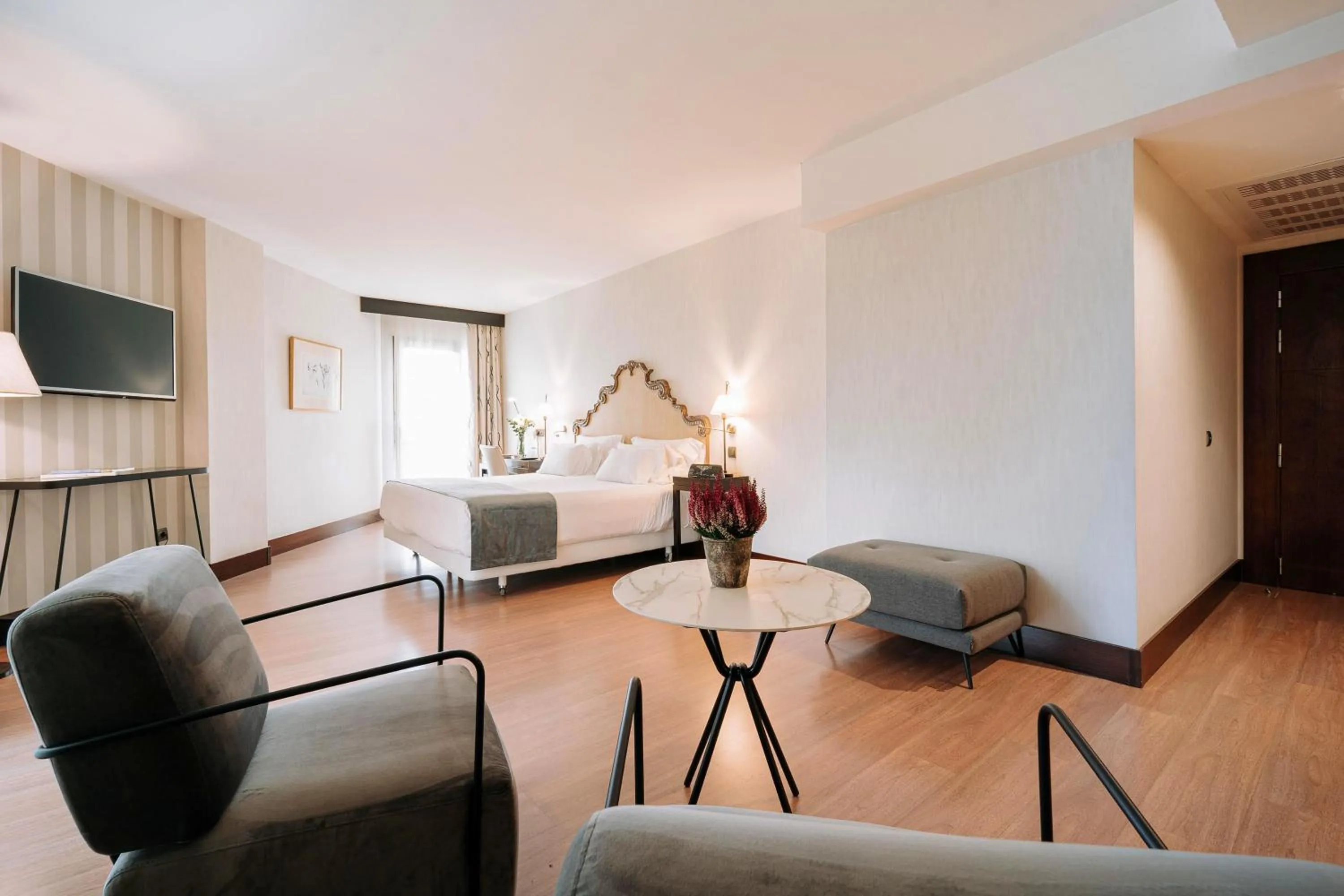 Property building in Palacio de Avilés Affiliated by Meliá