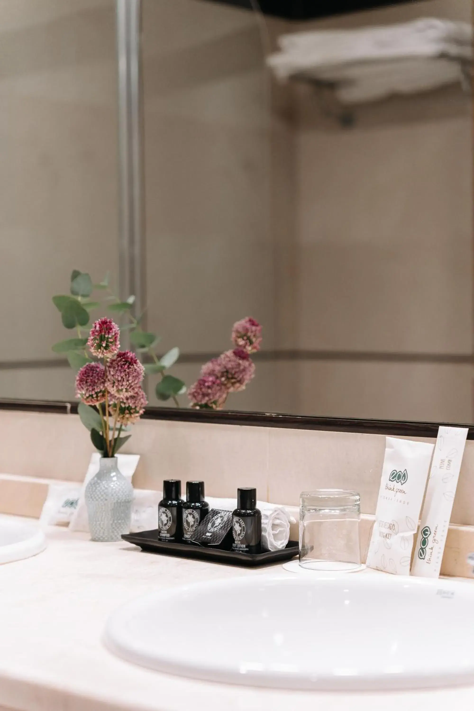 Bathroom in Palacio de Avilés Affiliated by Meliá Bathroom in Palacio de Avilés Affiliated by Meliá