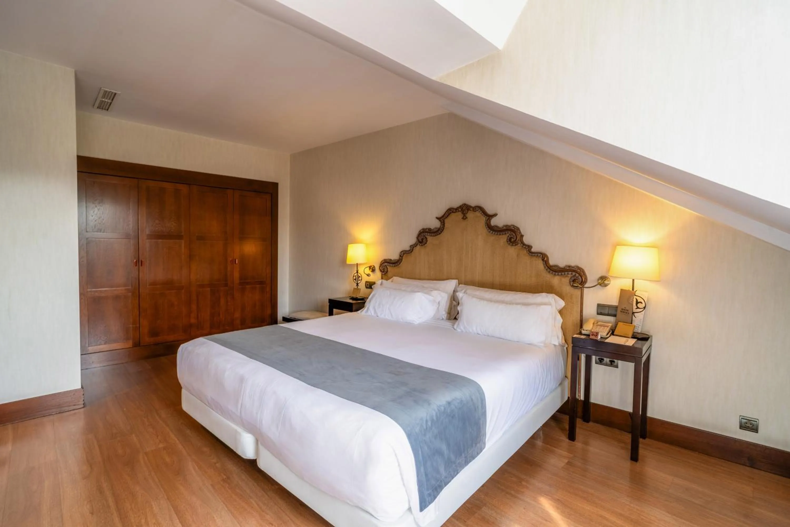 Bed in Palacio de Avilés Affiliated by Meliá