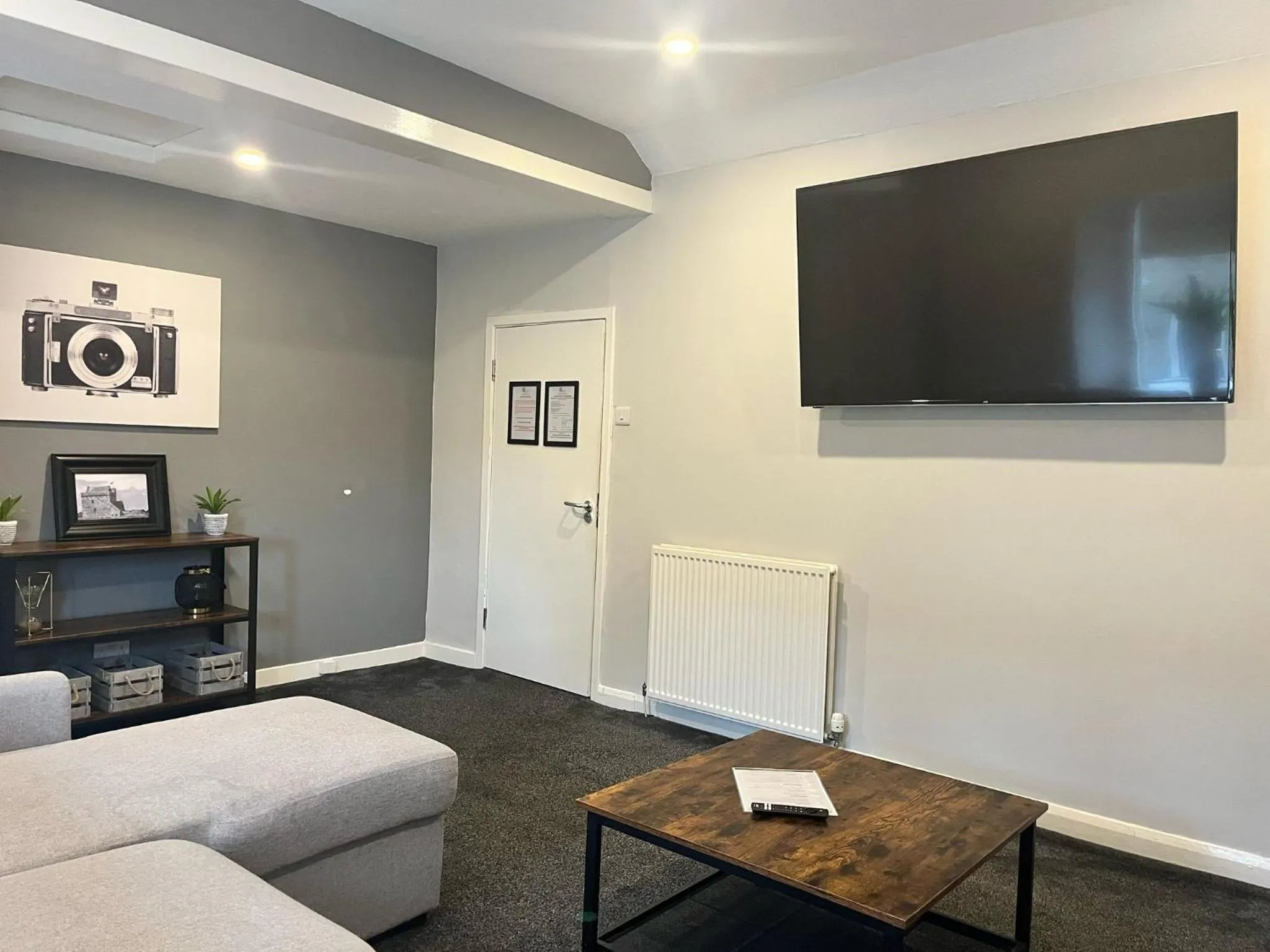 TV and multimedia in Laurel Bank Hotel