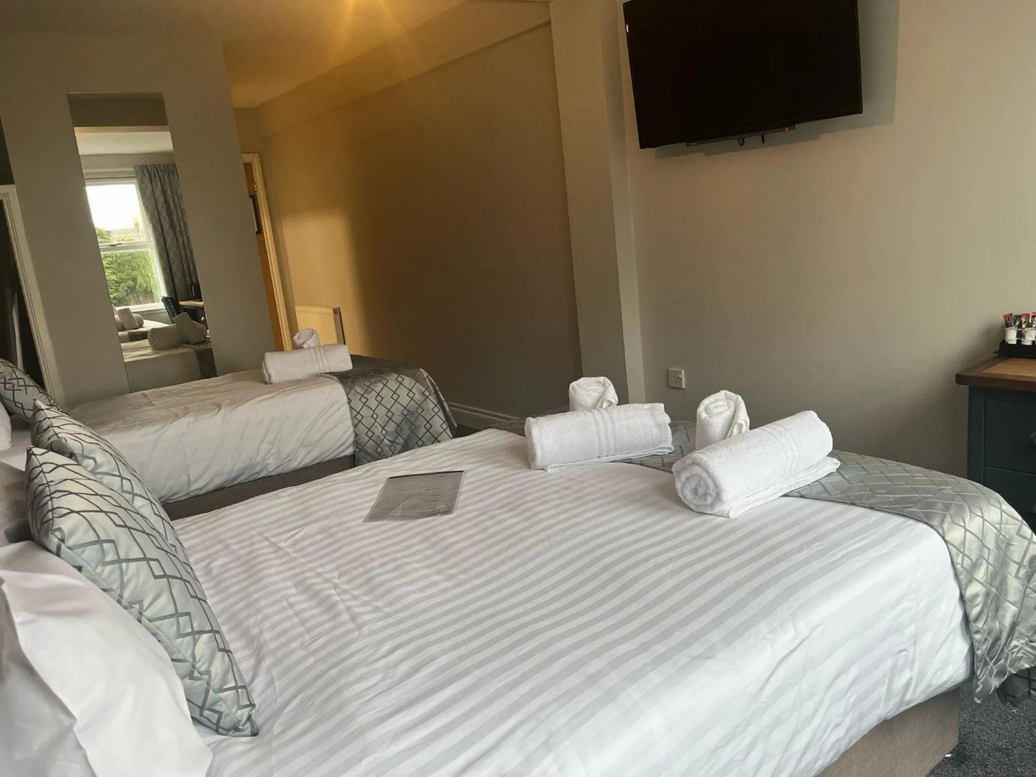 Bed in Laurel Bank Hotel