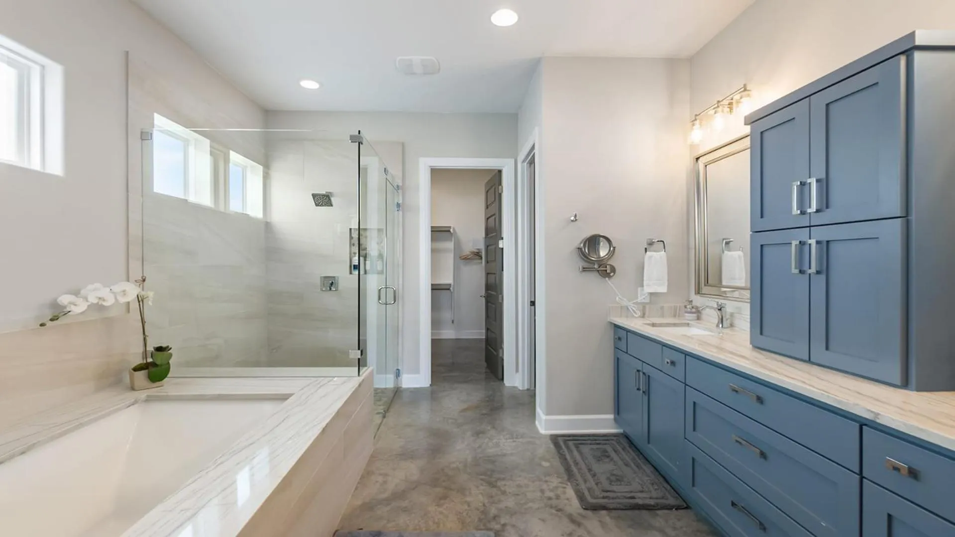 Luxury Waterfront Pool Hot Tub Boat Slips