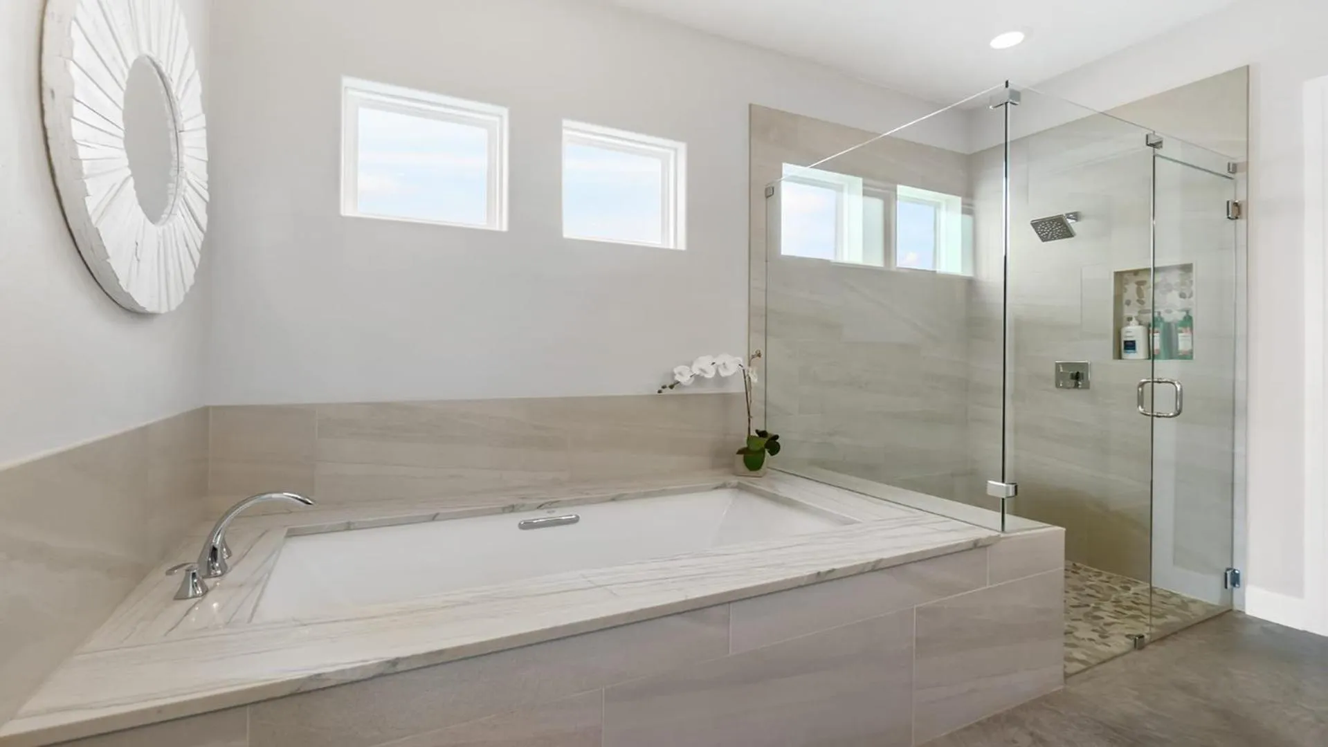 Luxury Waterfront Pool Hot Tub Boat Slips