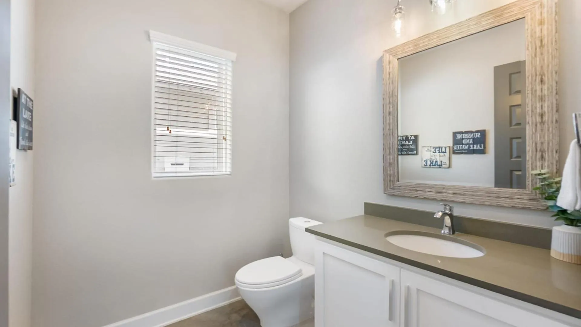 Luxury Waterfront Pool Hot Tub Boat Slips