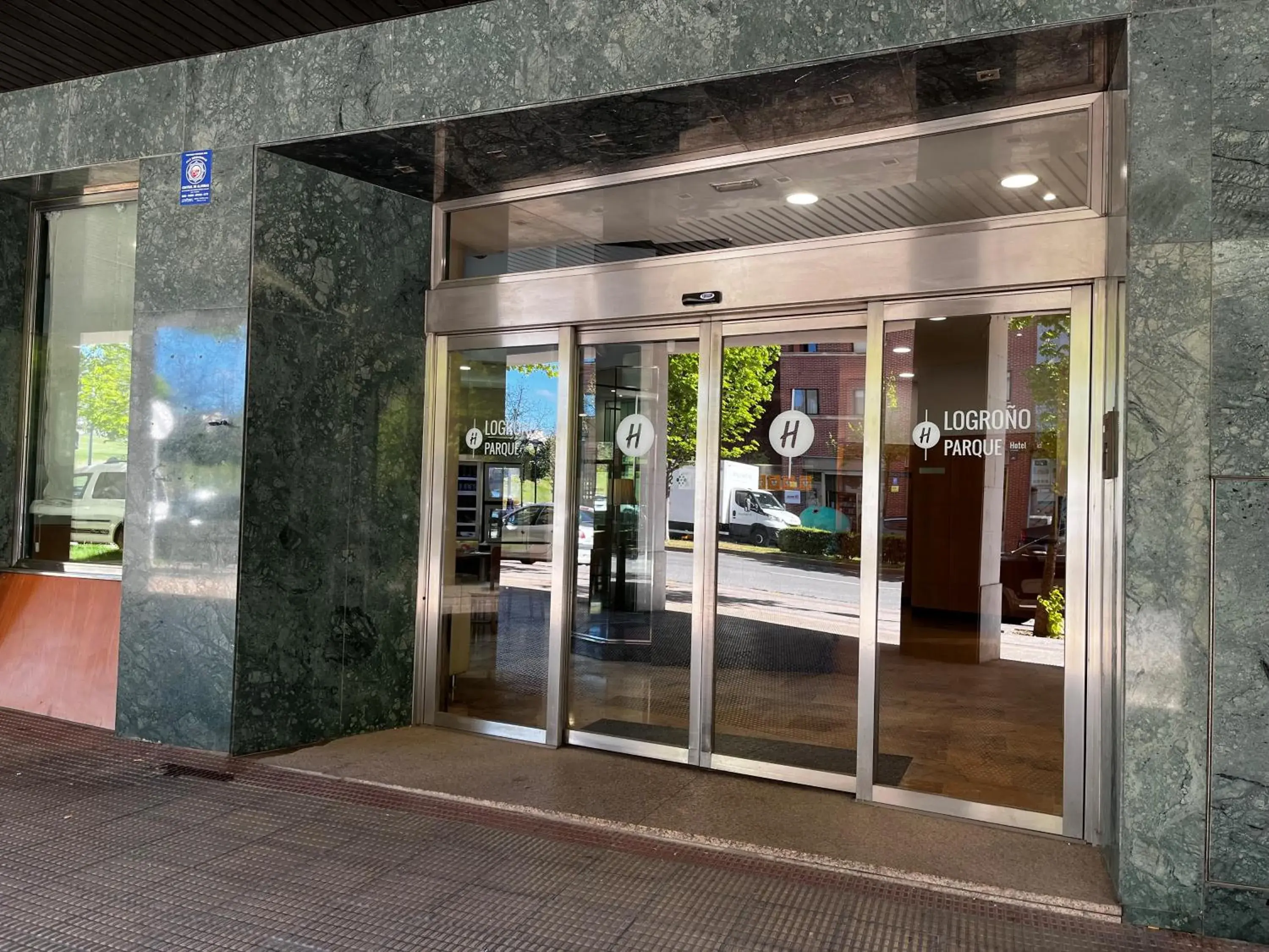 Facade/entrance in Holiday Inn Express Logroño Rioja by IHG Facade/entrance in Holiday Inn Express Logroño Rioja by IHG