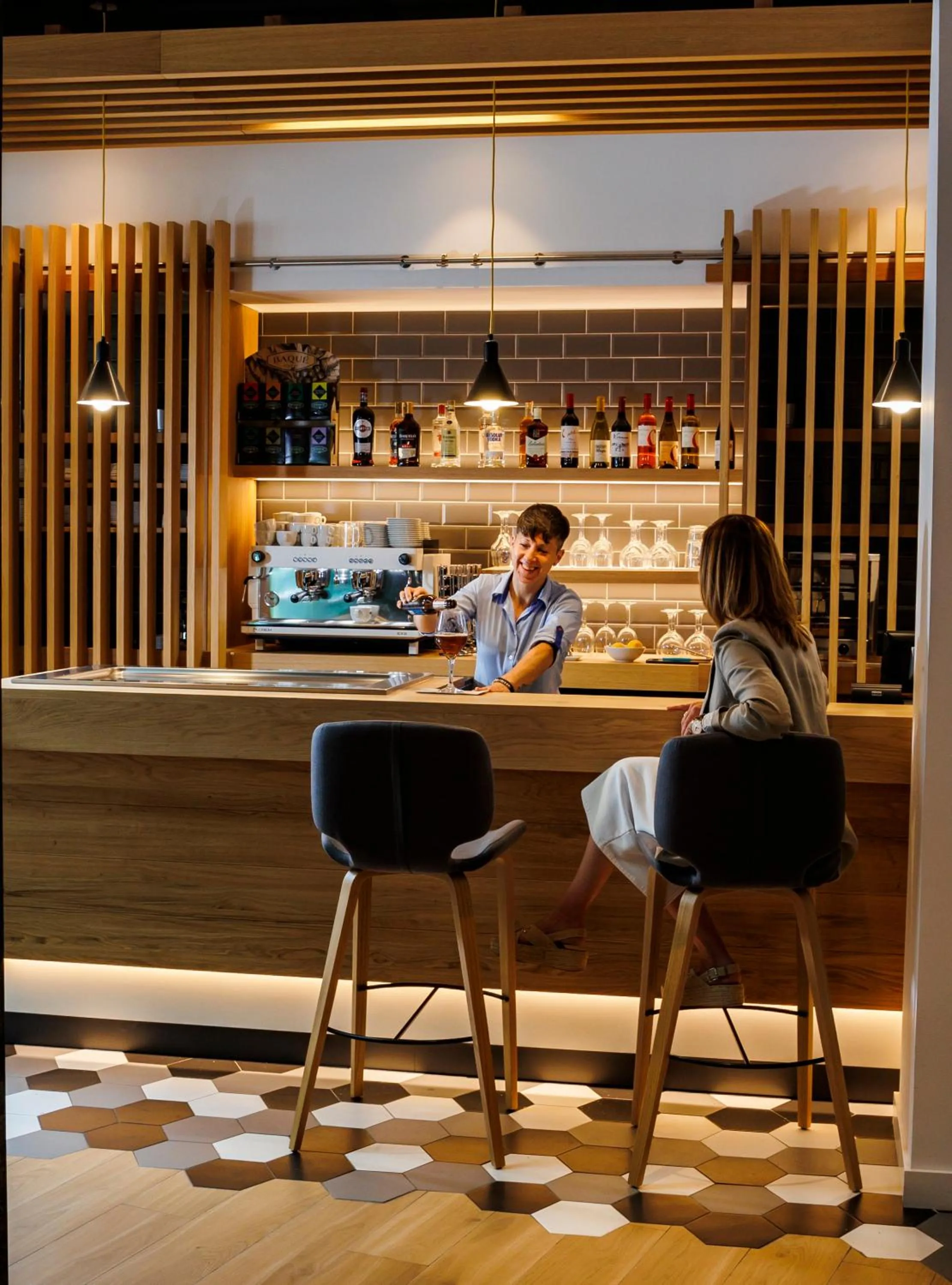 Lounge or bar in Holiday Inn Express Logroño Rioja by IHG