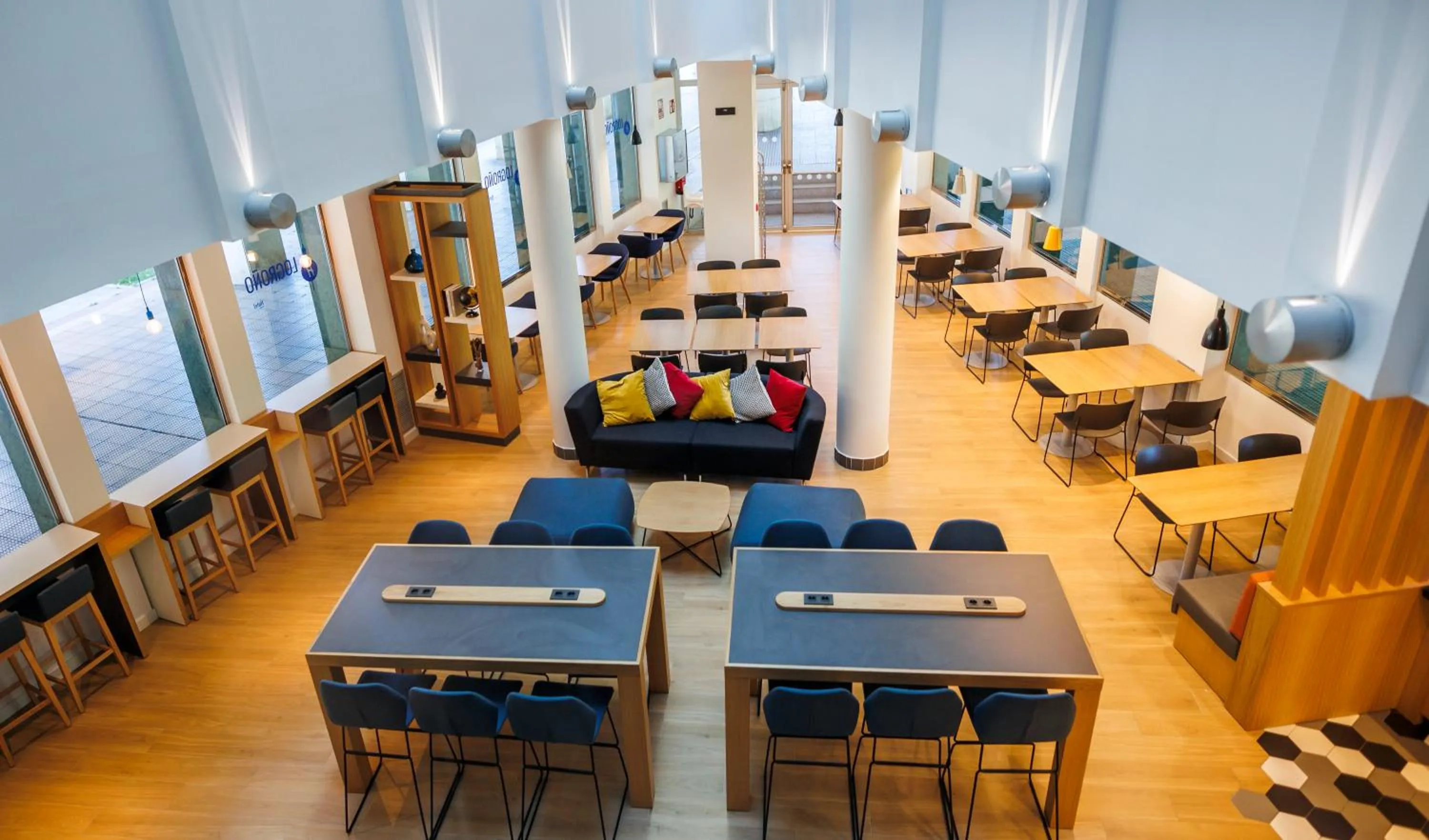 Seating area in Hotel Logroño Parque