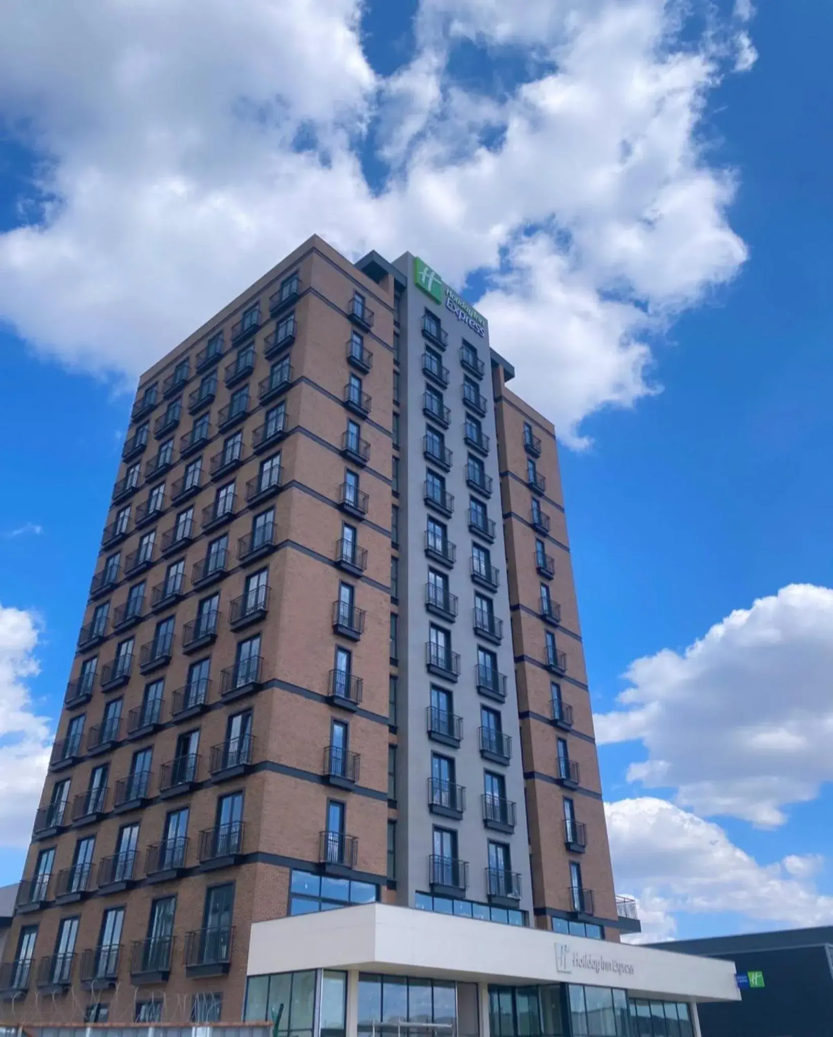 Property building in Holiday Inn Express - Ankara - Airport by IHG Property building in Holiday Inn Express - Ankara - Airport by IHG