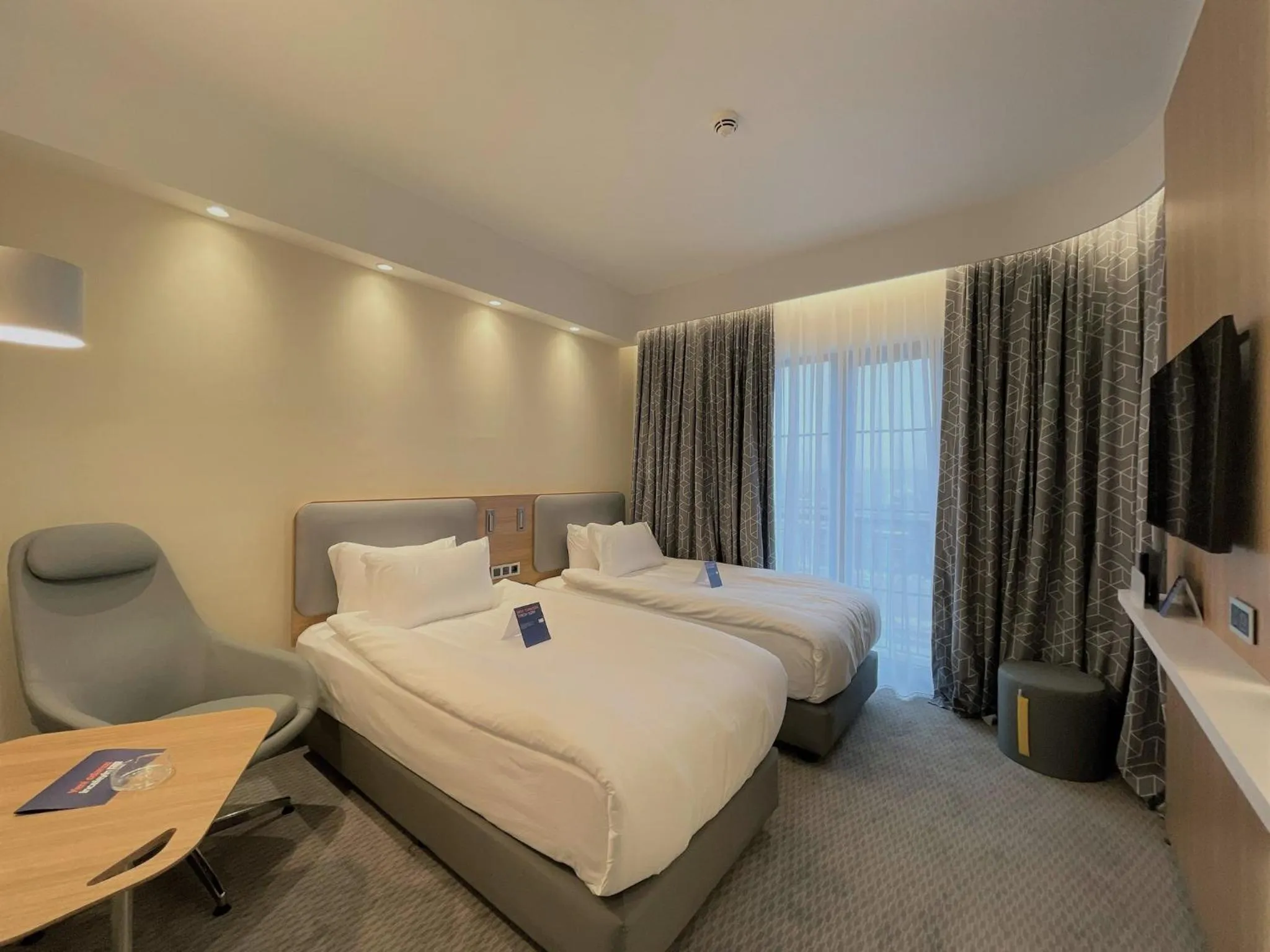 Photo of the whole room, Bed in Holiday Inn Express - Ankara - Airport by IHG