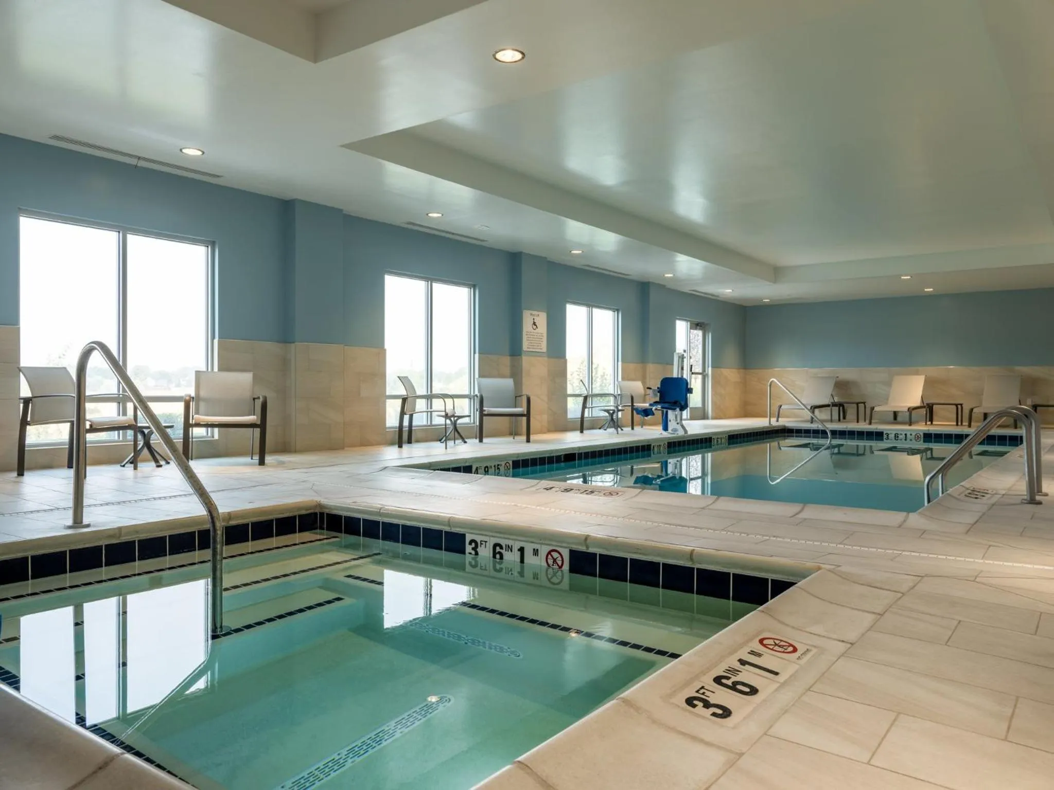 Swimming pool in Holiday Inn Express & Suites - Meridian - Boise West by IHG