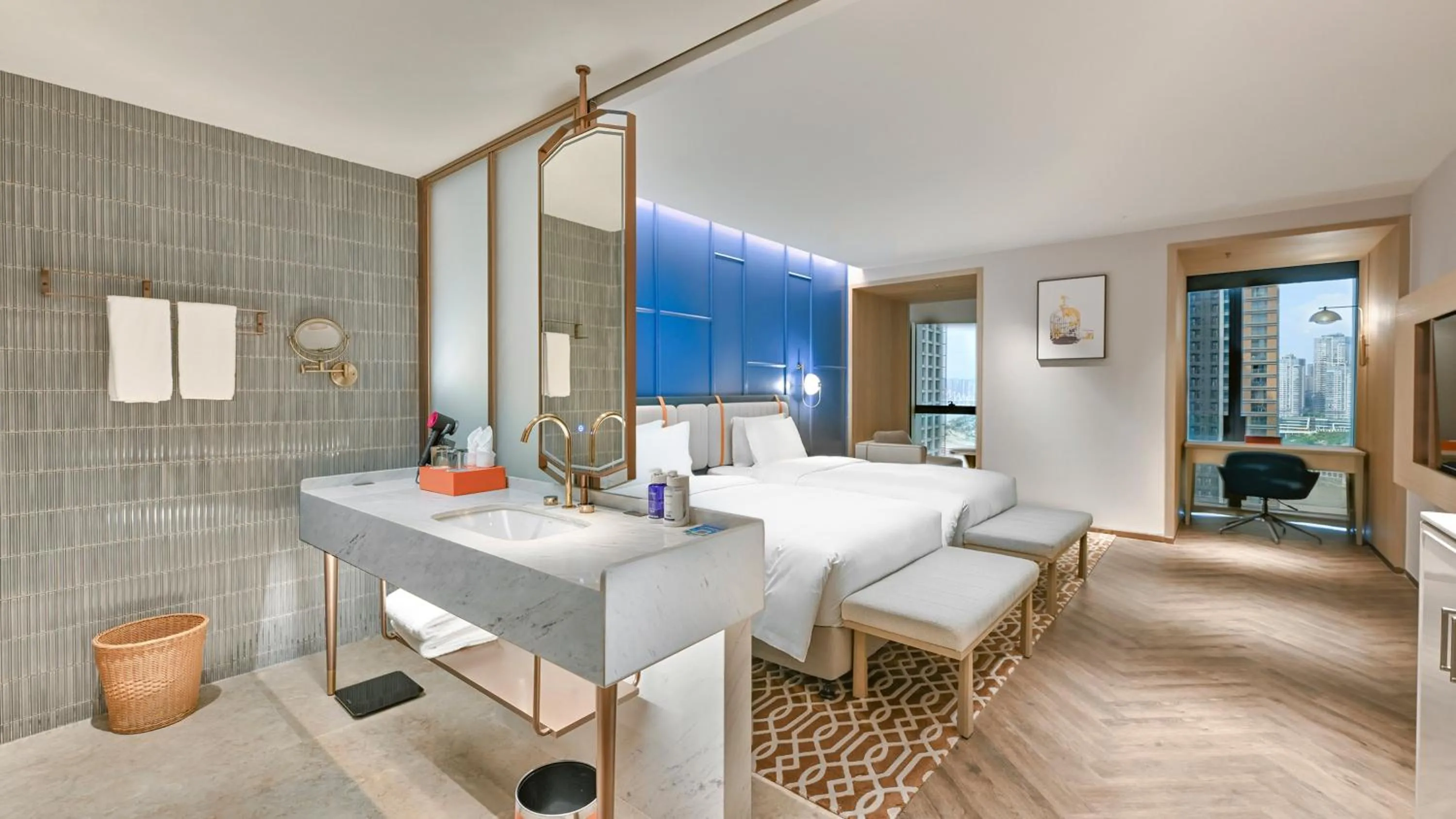 Photo of the whole room in Voco Chongqing Chaotianmen