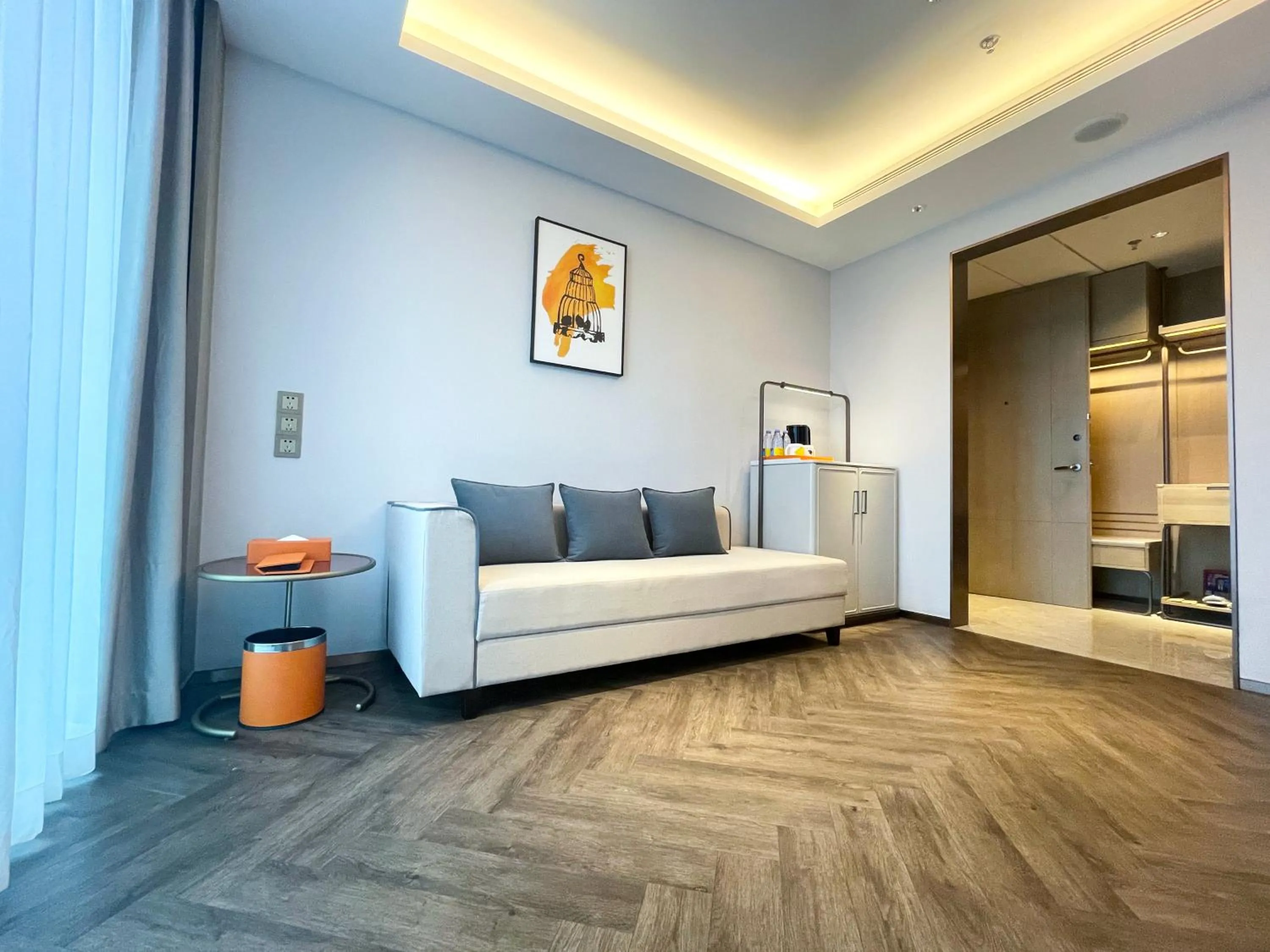 Photo of the whole room in Voco Chongqing Chaotianmen