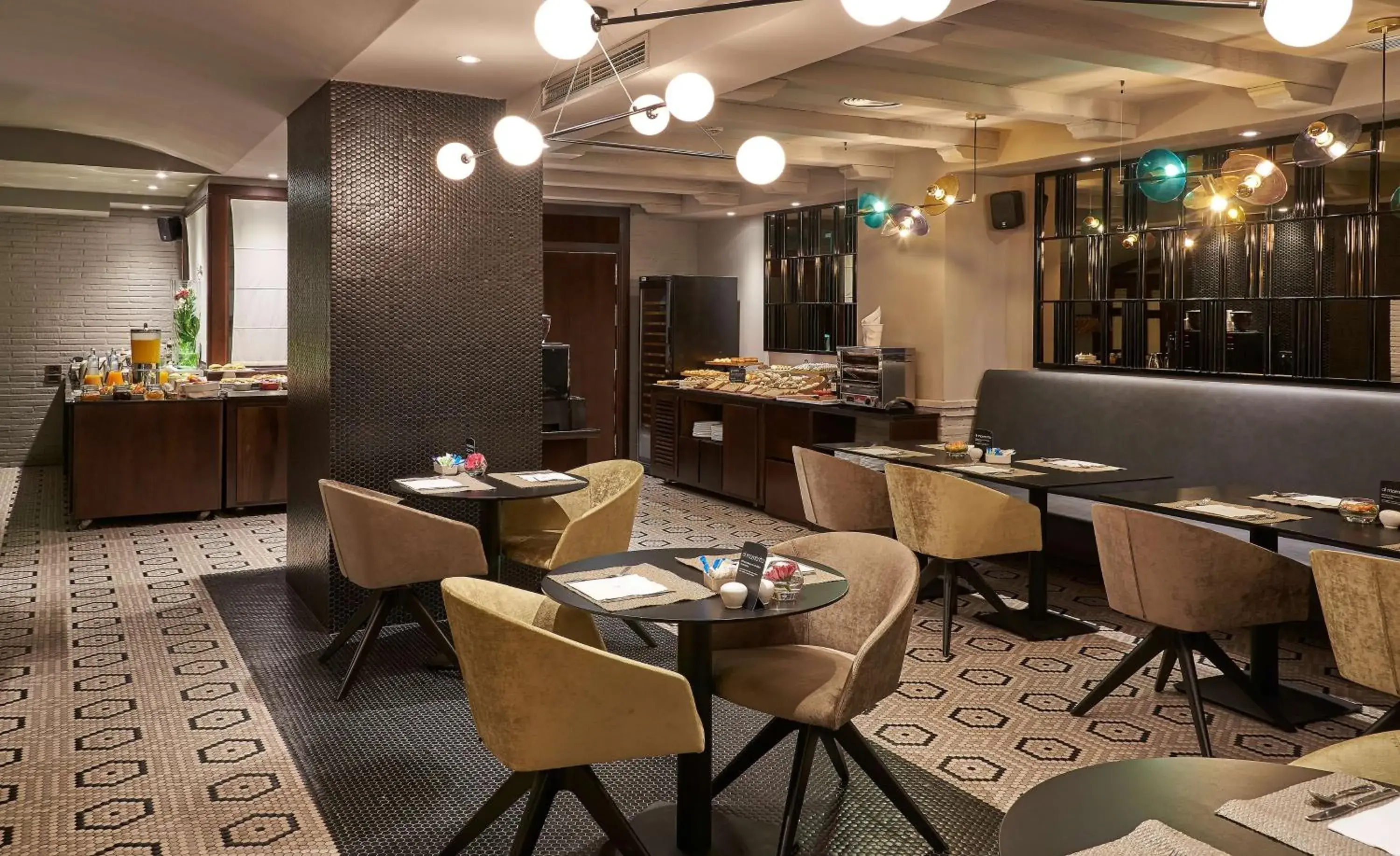 Restaurant/places to eat in NH Logroño Herencia Rioja Restaurant/places to eat in NH Logroño Herencia Rioja