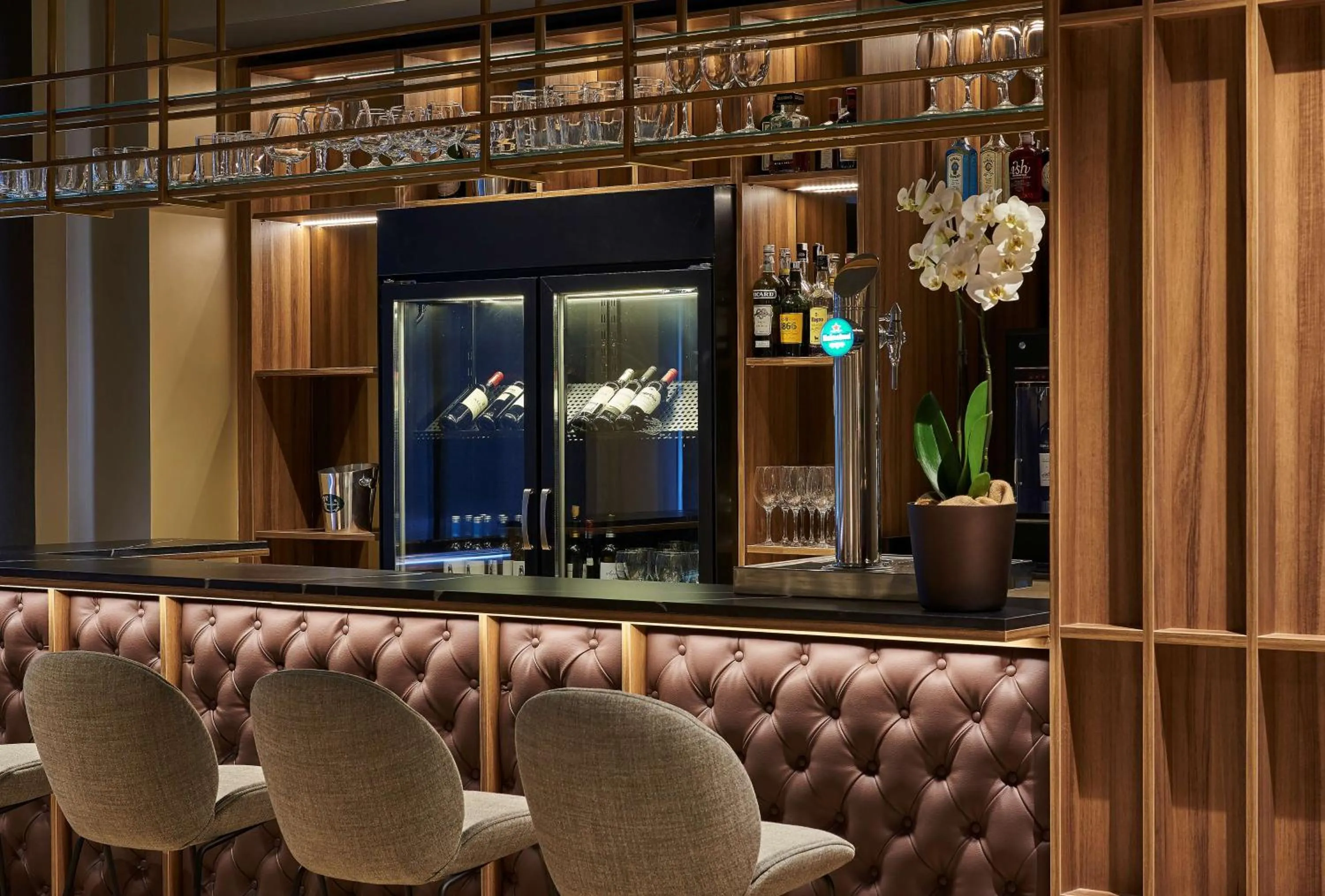 Lounge or bar in NH Logroño Herencia Rioja