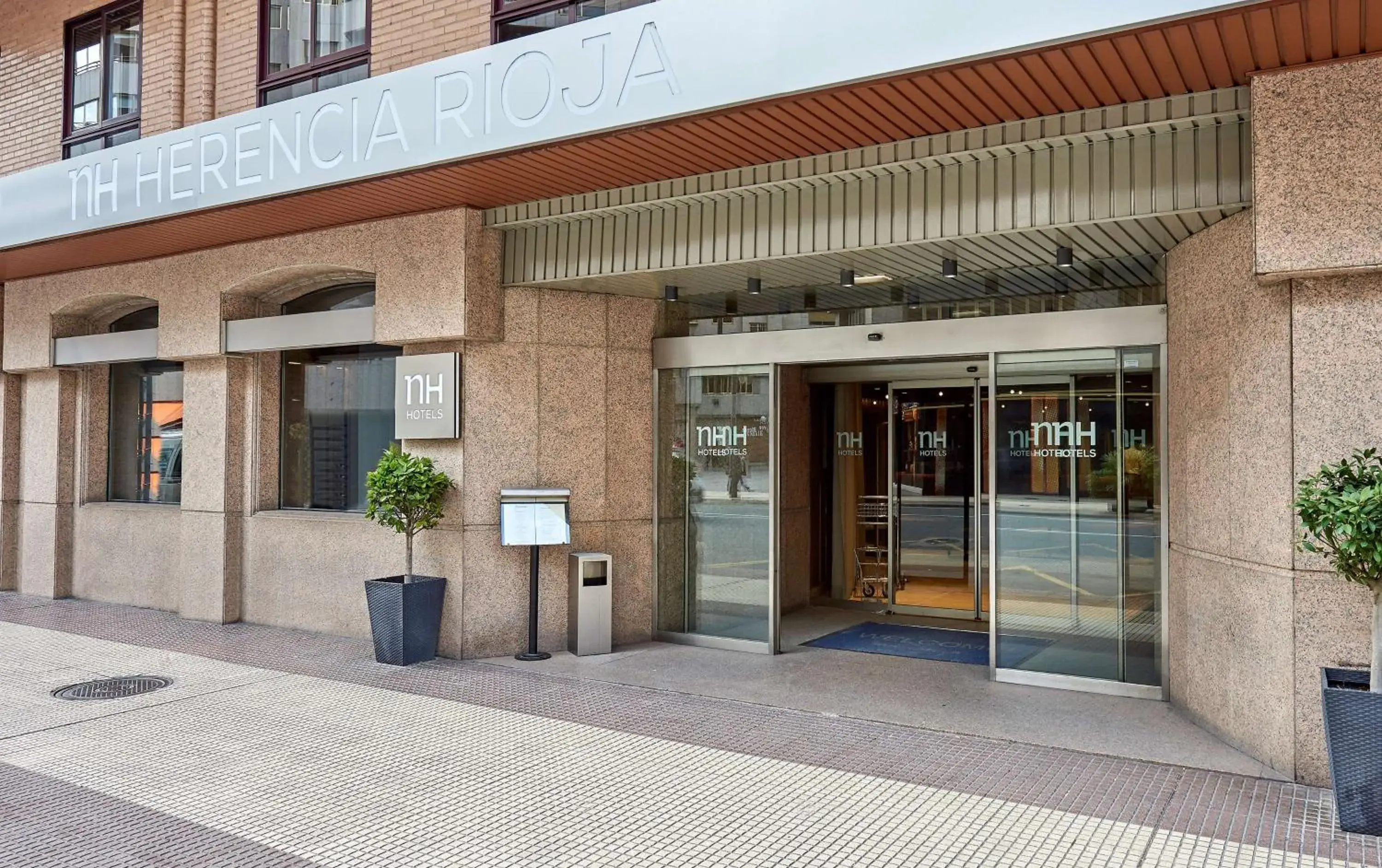 Property building in NH Logroño Herencia Rioja Property building in NH Logroño Herencia Rioja